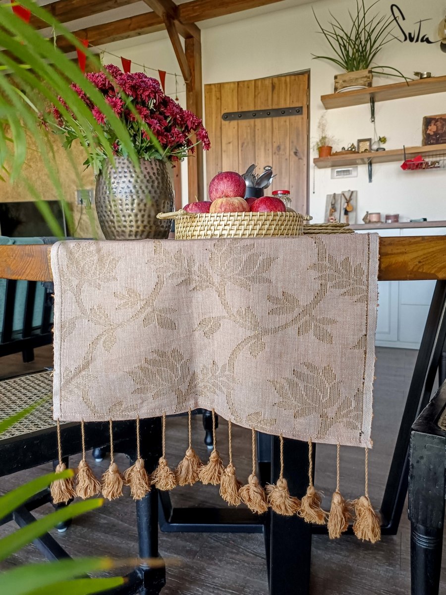 Cinnamon Apple Scones (Table Runner) - suta