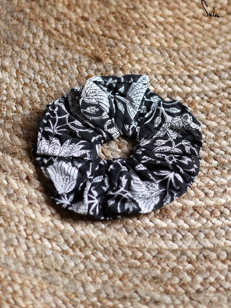 Dark Desires (Scrunchies) - suta