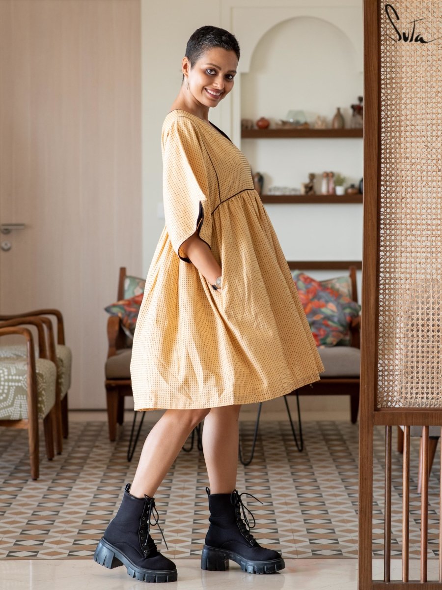 Dusted in Sandal - suta