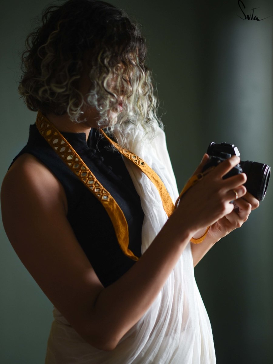 Gauri Rekha (Camera Belt) - suta.in