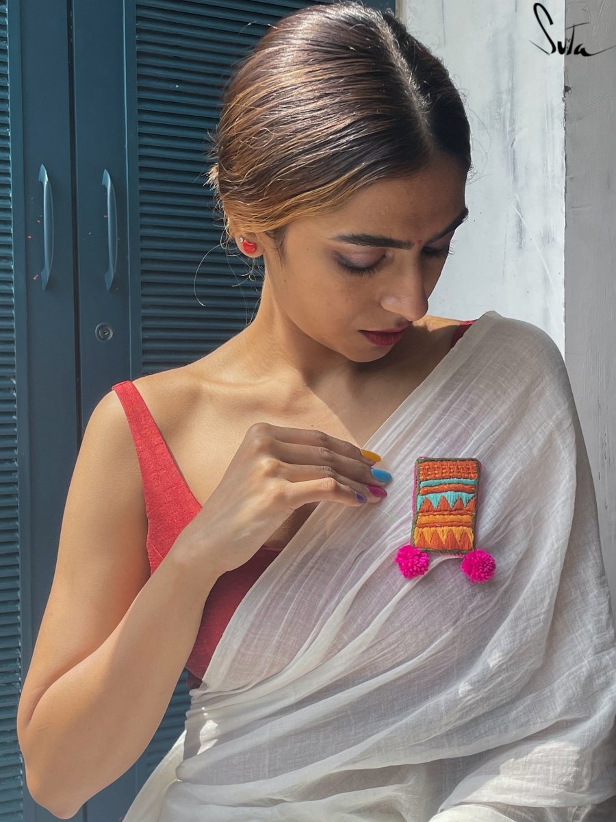 Rangeela maan (Brooch) - suta.in
