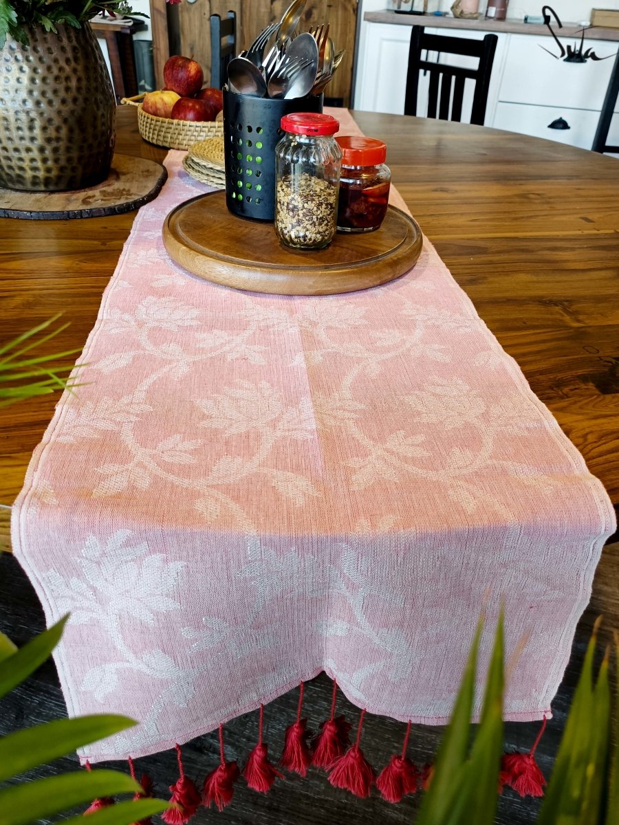 Rosewater Meringue Kisses (Table Runner) - suta