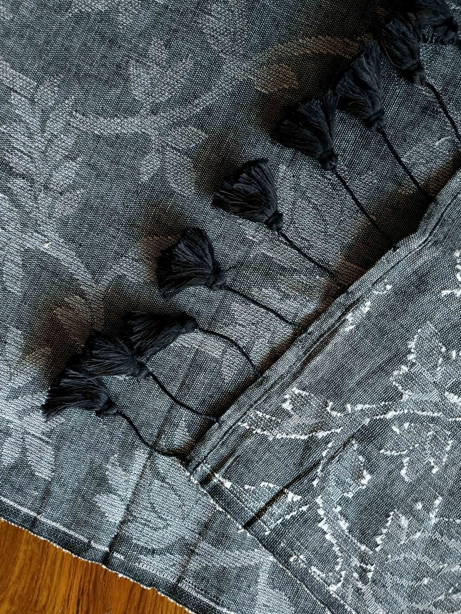 Smoked Pepper Hummus (Table Runner) - suta