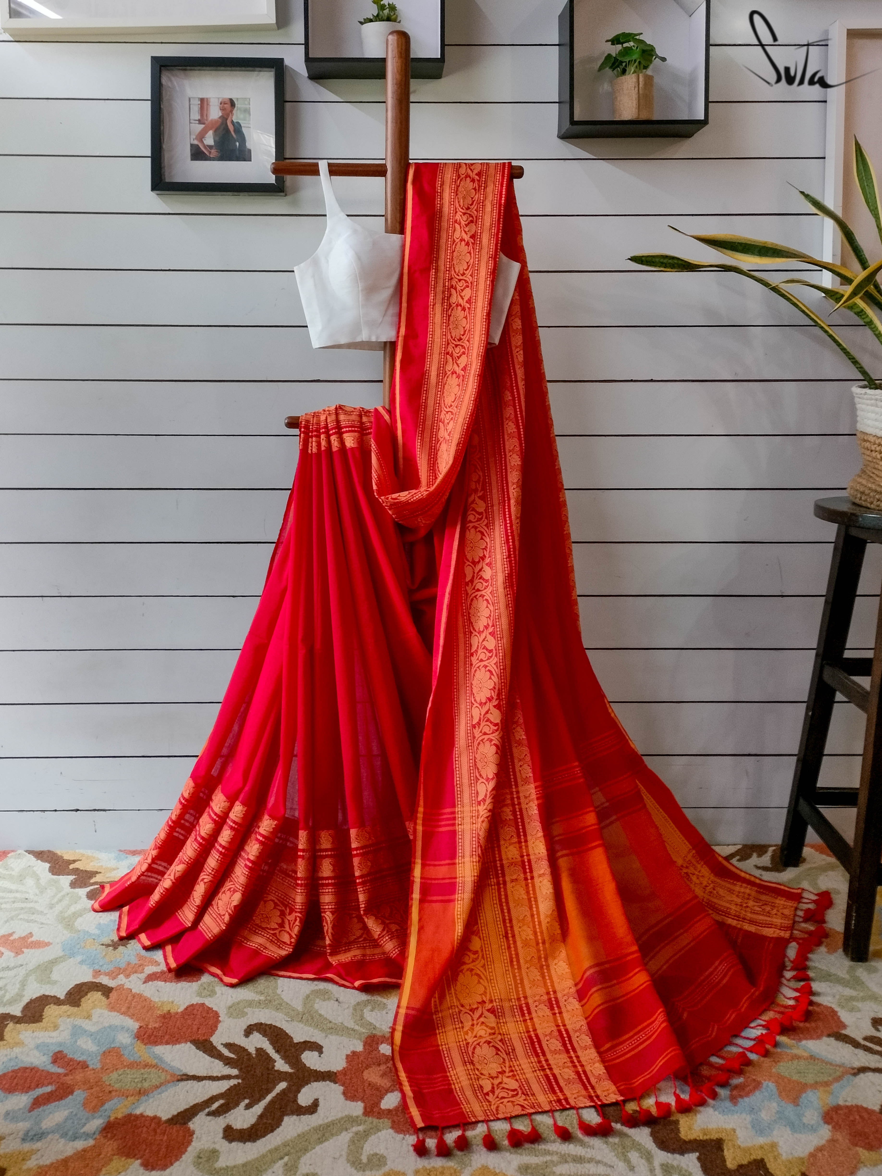 Red Silk Saree Decorated with Flowers Stock Photo - Image of chain, iyar:  186384500