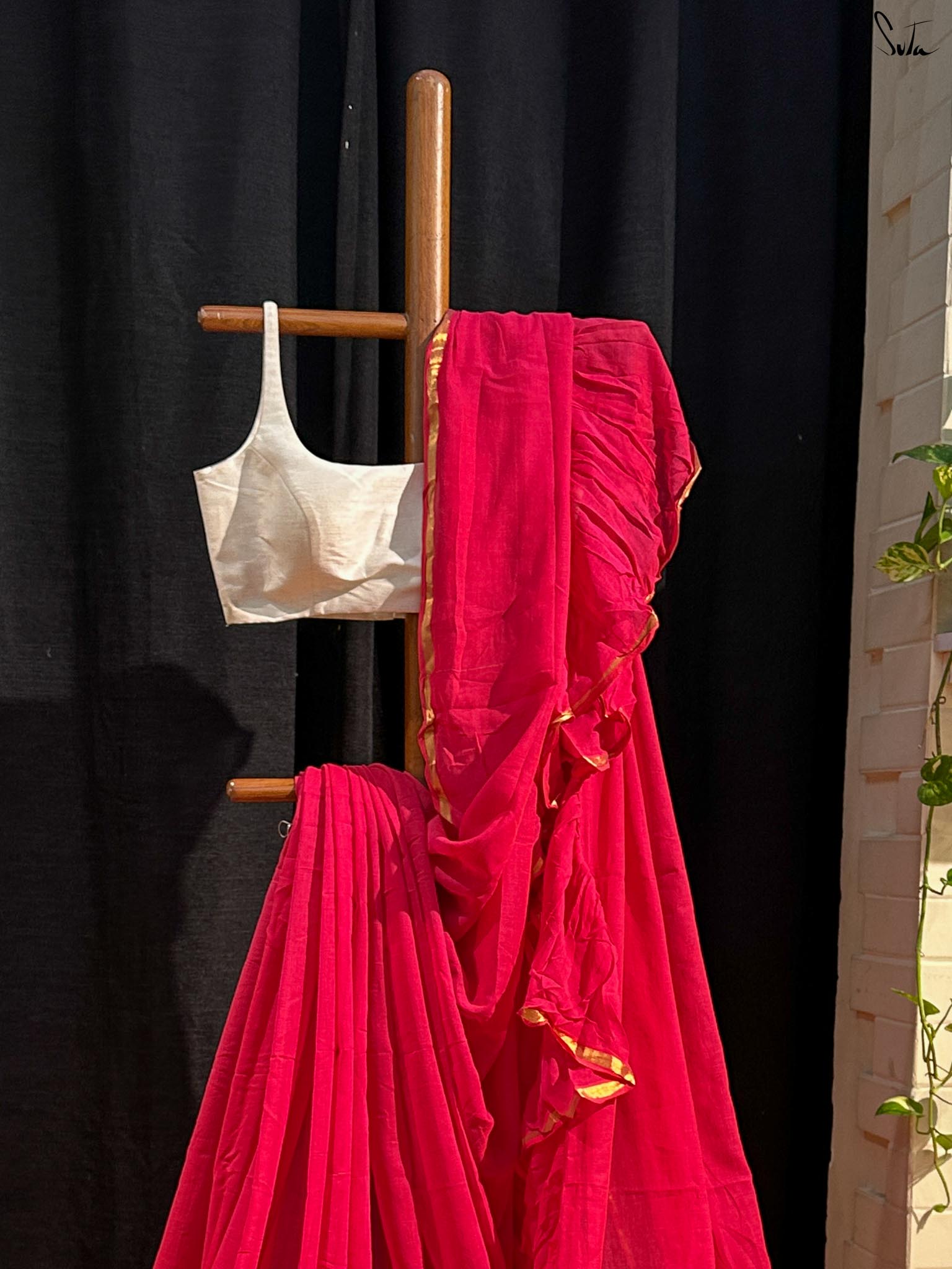 Crimson Frills