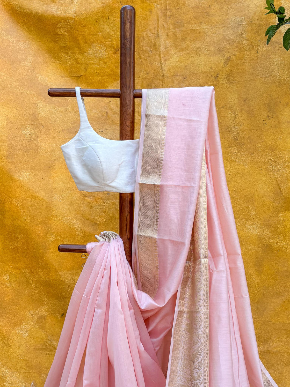 Rosa Resham