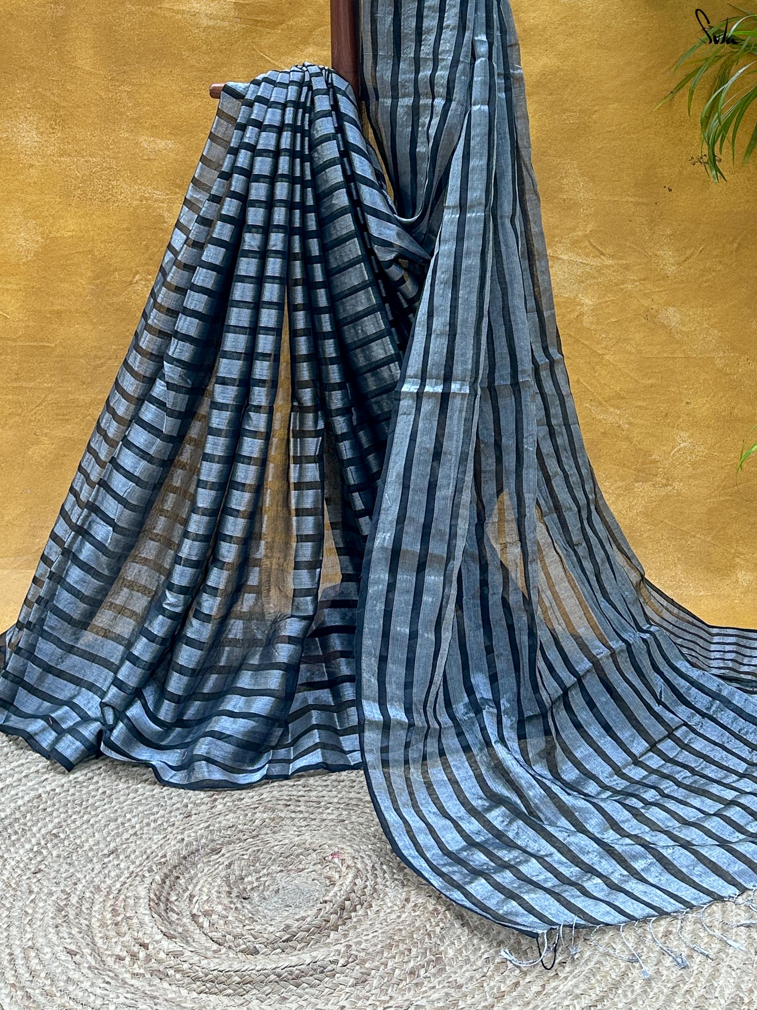 Aabha Noir Silver