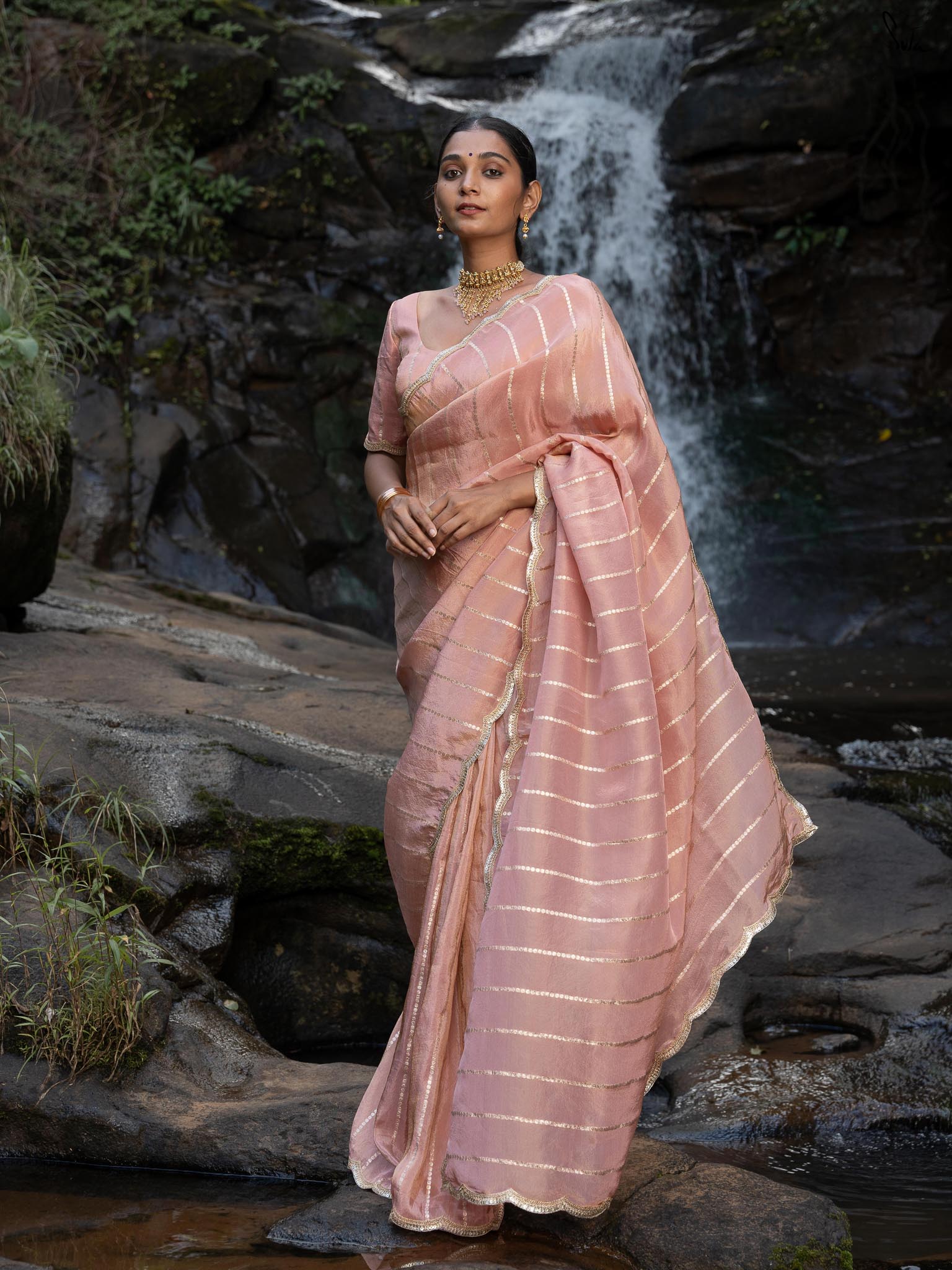 Crossline Rekha