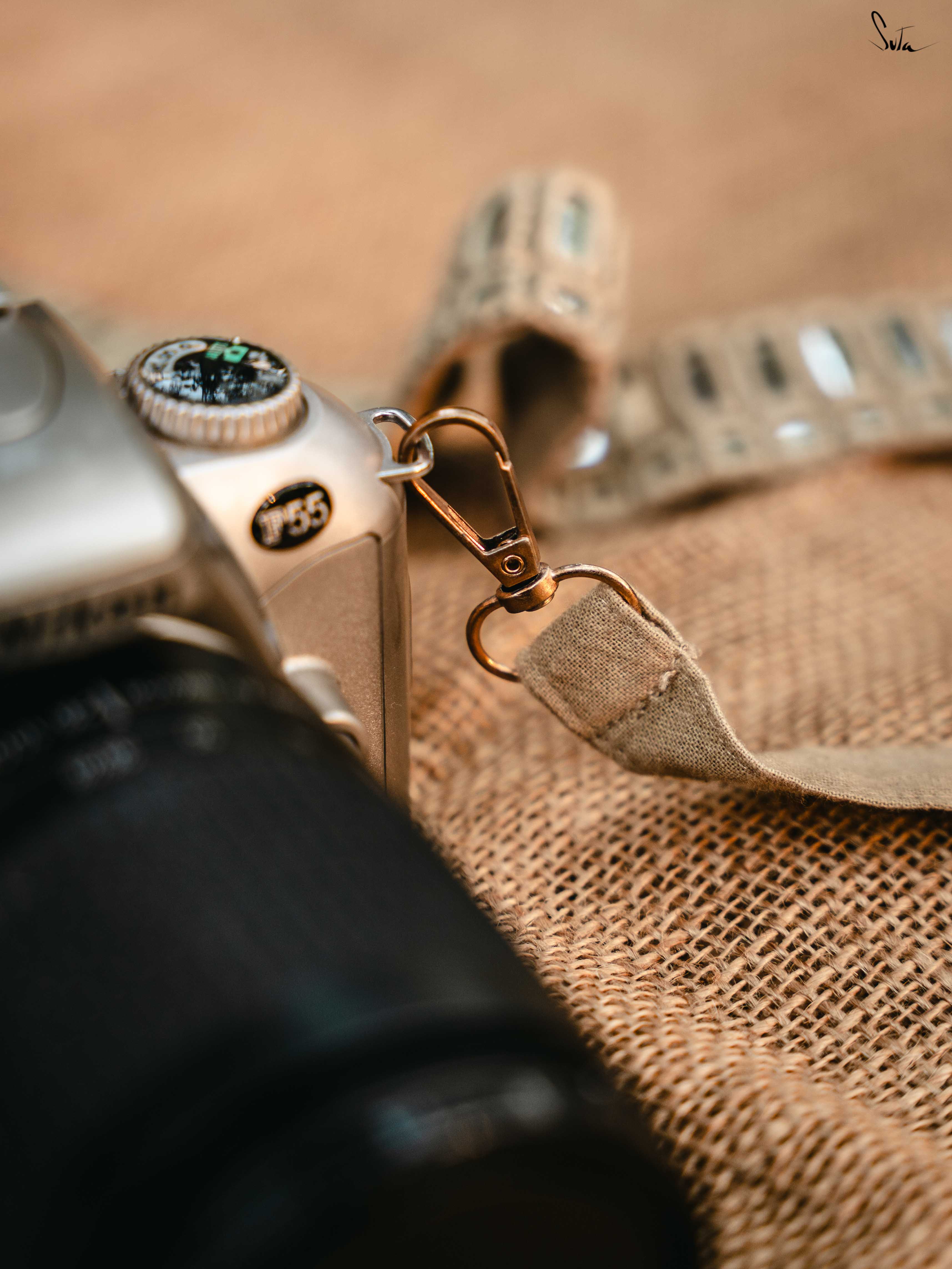 Ret Rekha (Camera Belt)