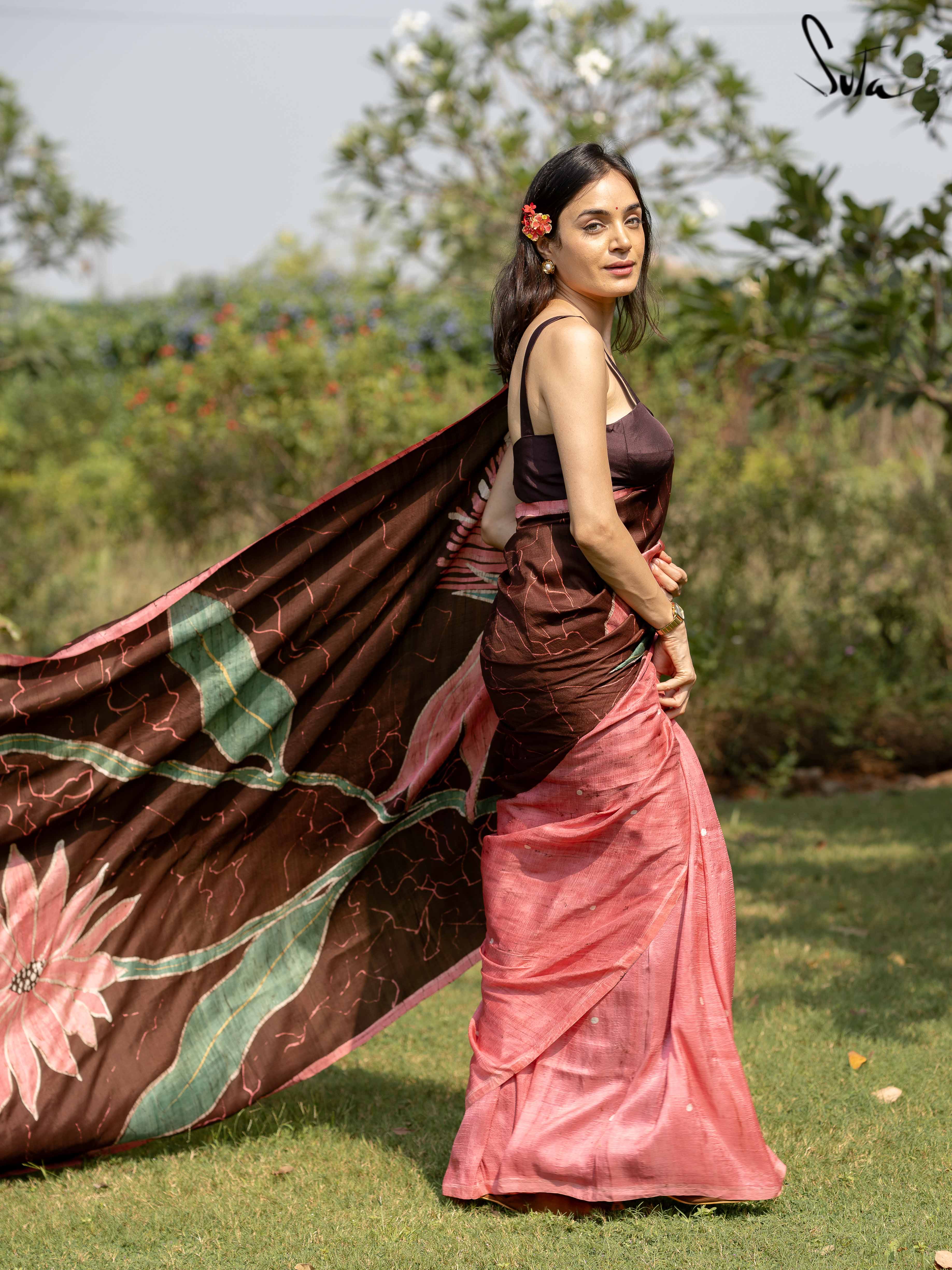 ayushi yadav | Saree models, Saree poses, Saree look