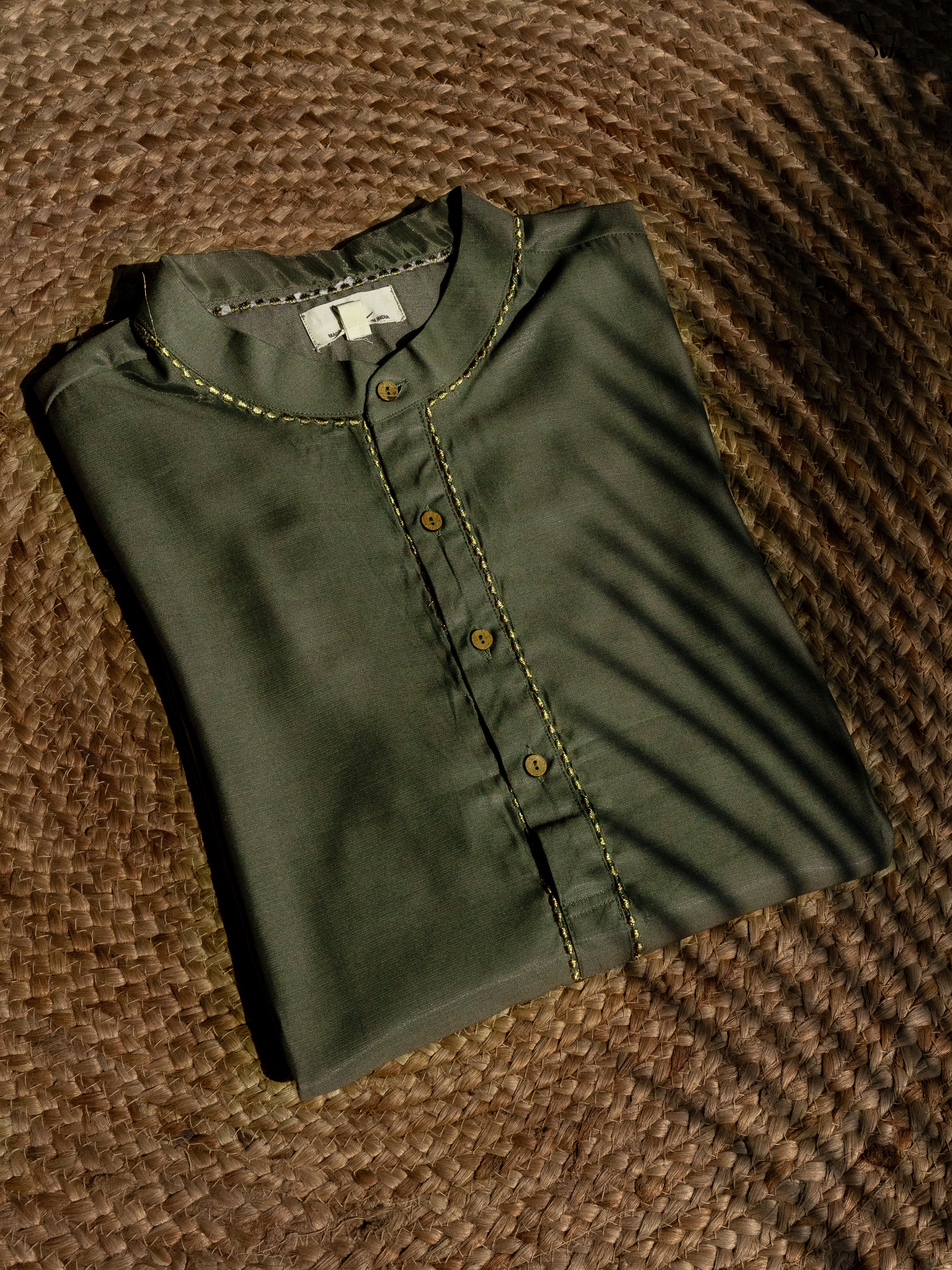 Henna Sa Gehra (Kurta)