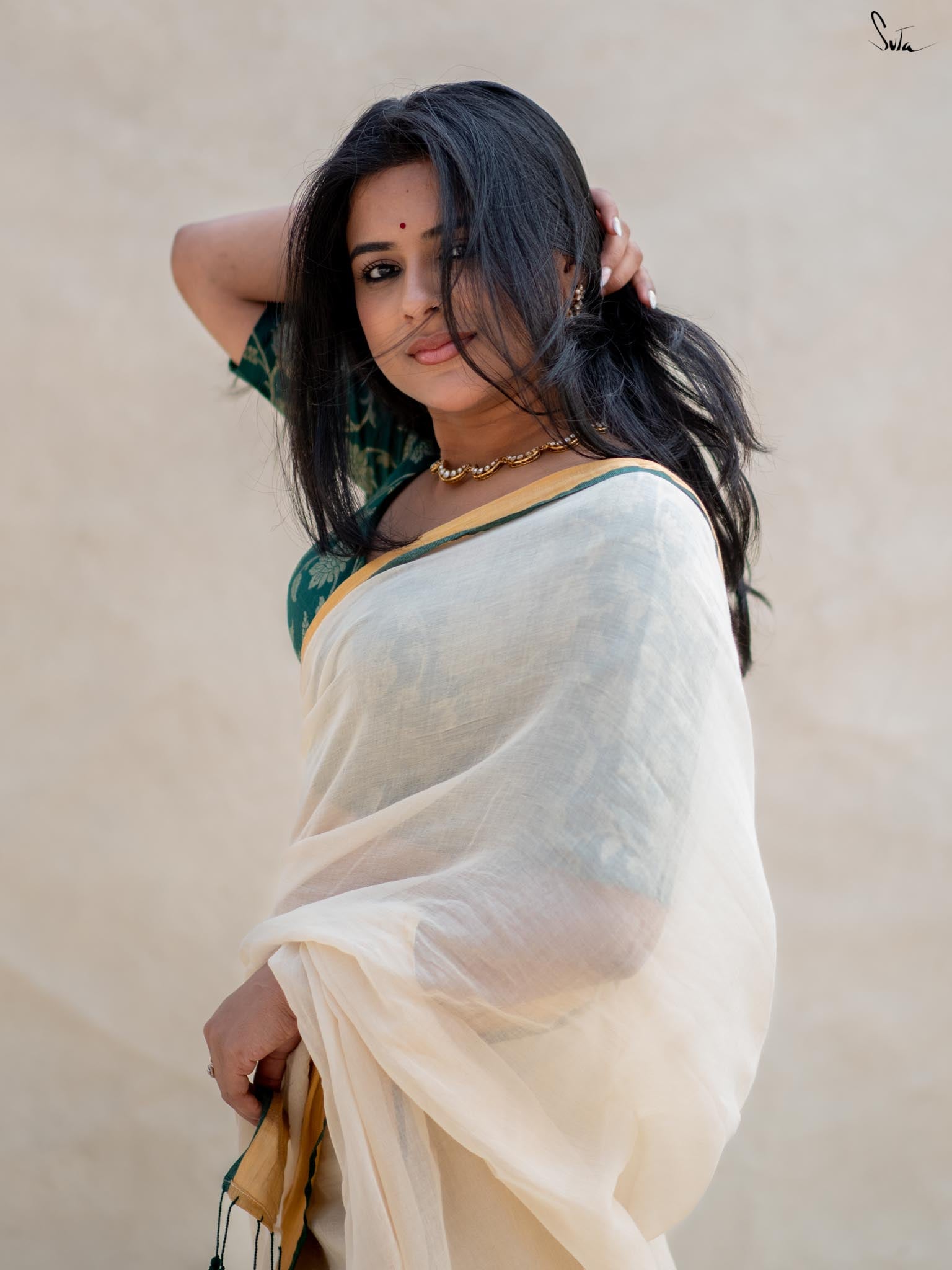 Aavani - RTW