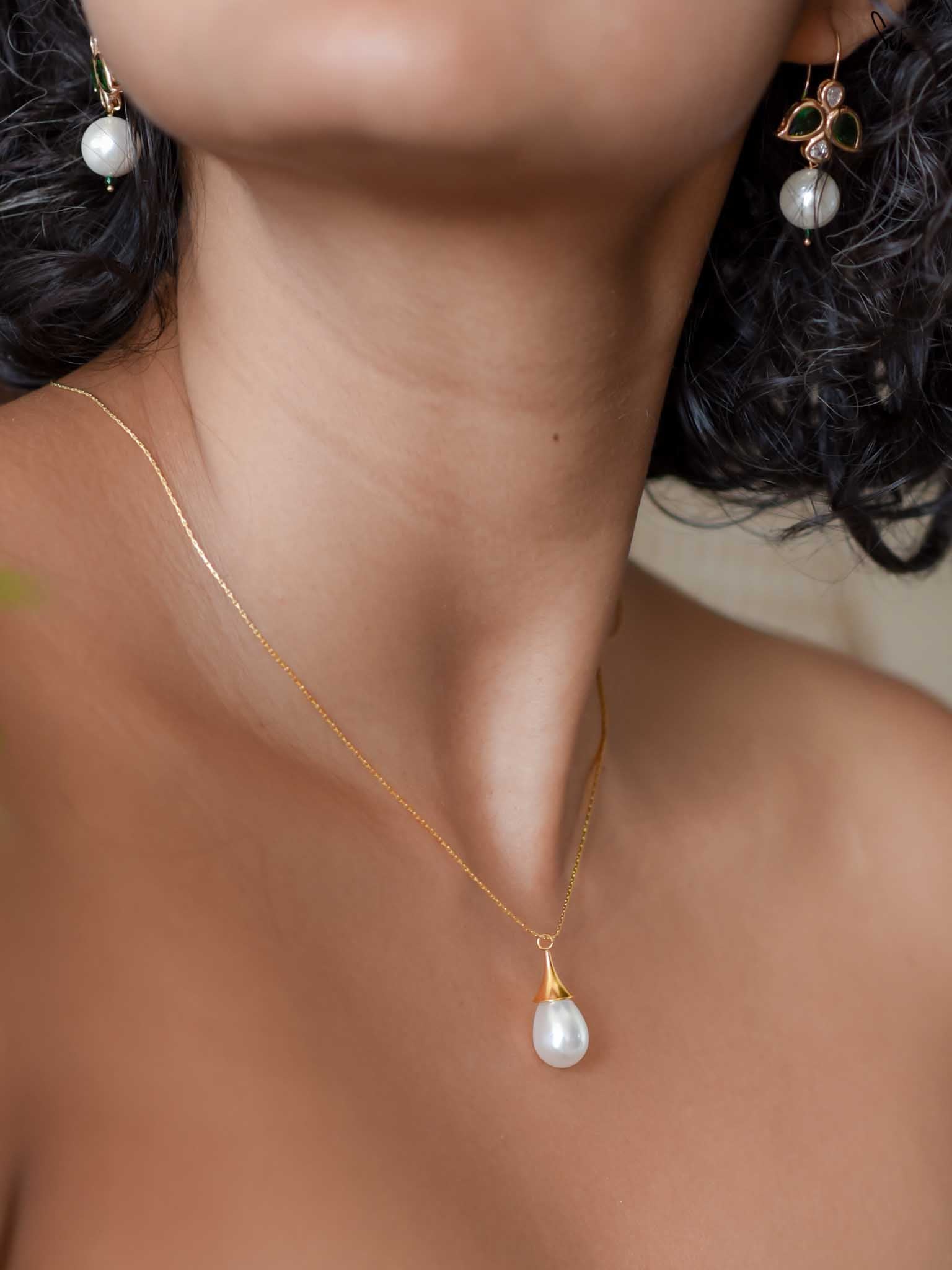 Hanging Pearl