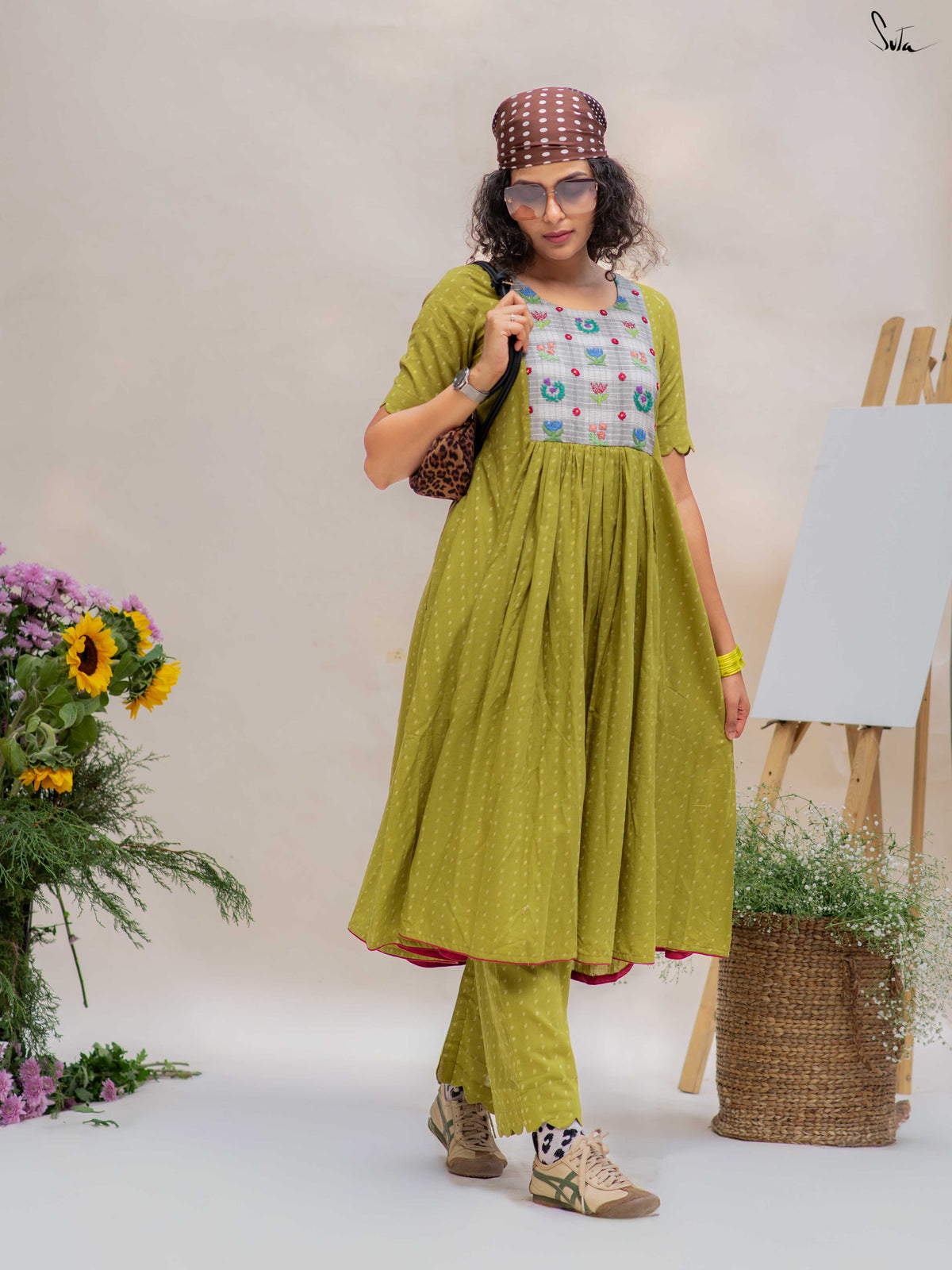Jhora Pata (Kurta Set)