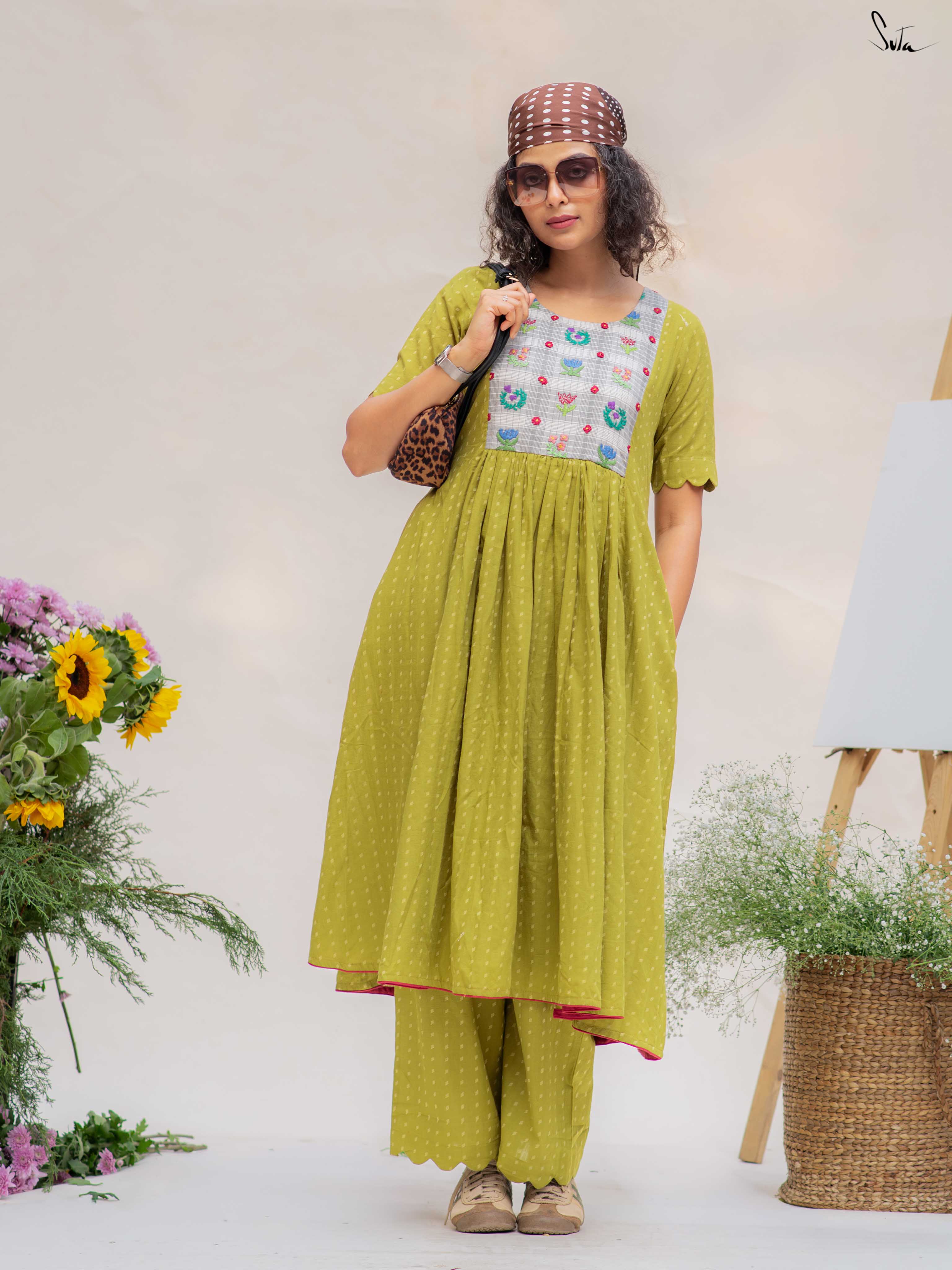 Jhora Pata (Kurta Set)