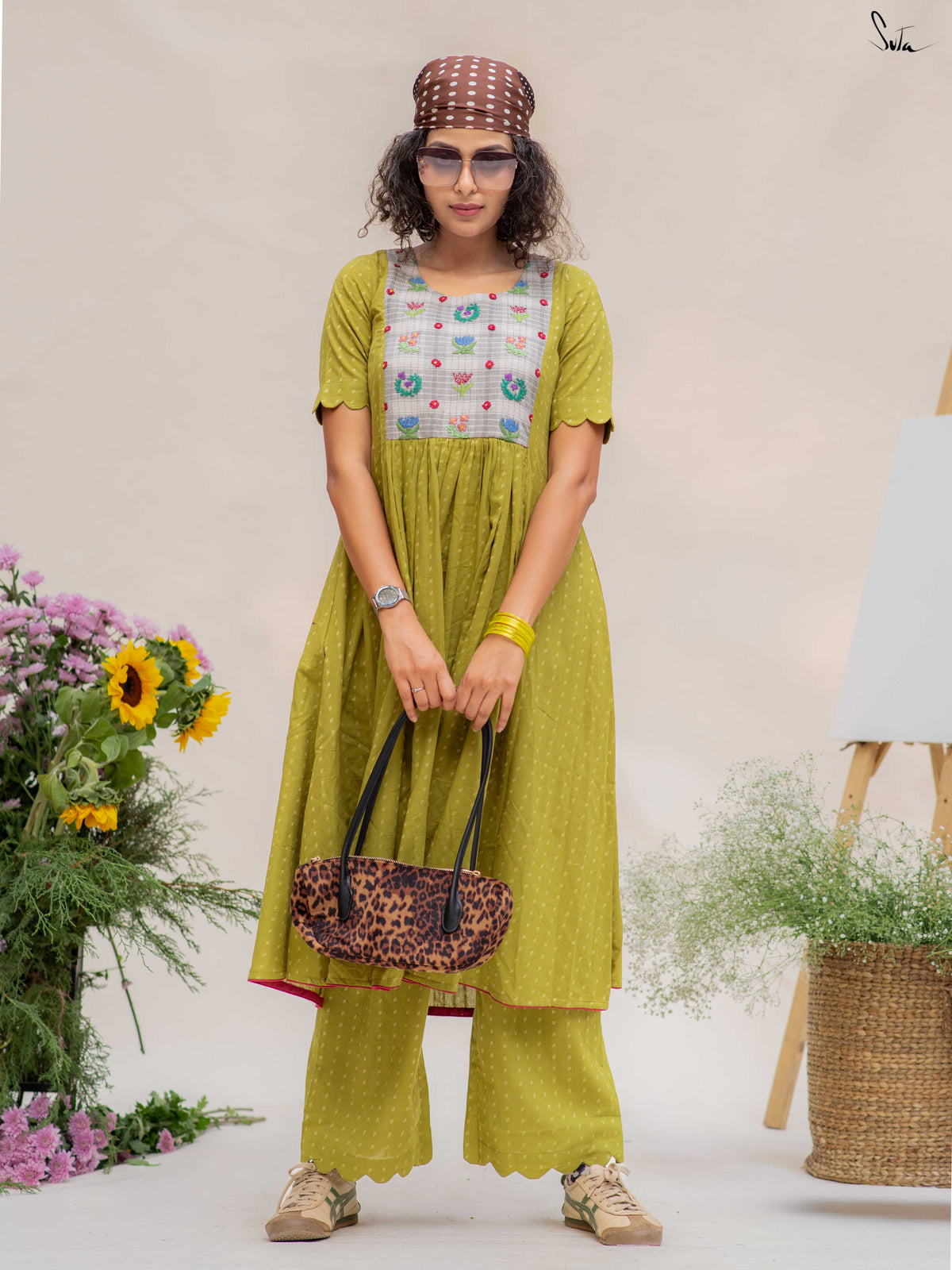 Jhora Pata (Kurta Set)
