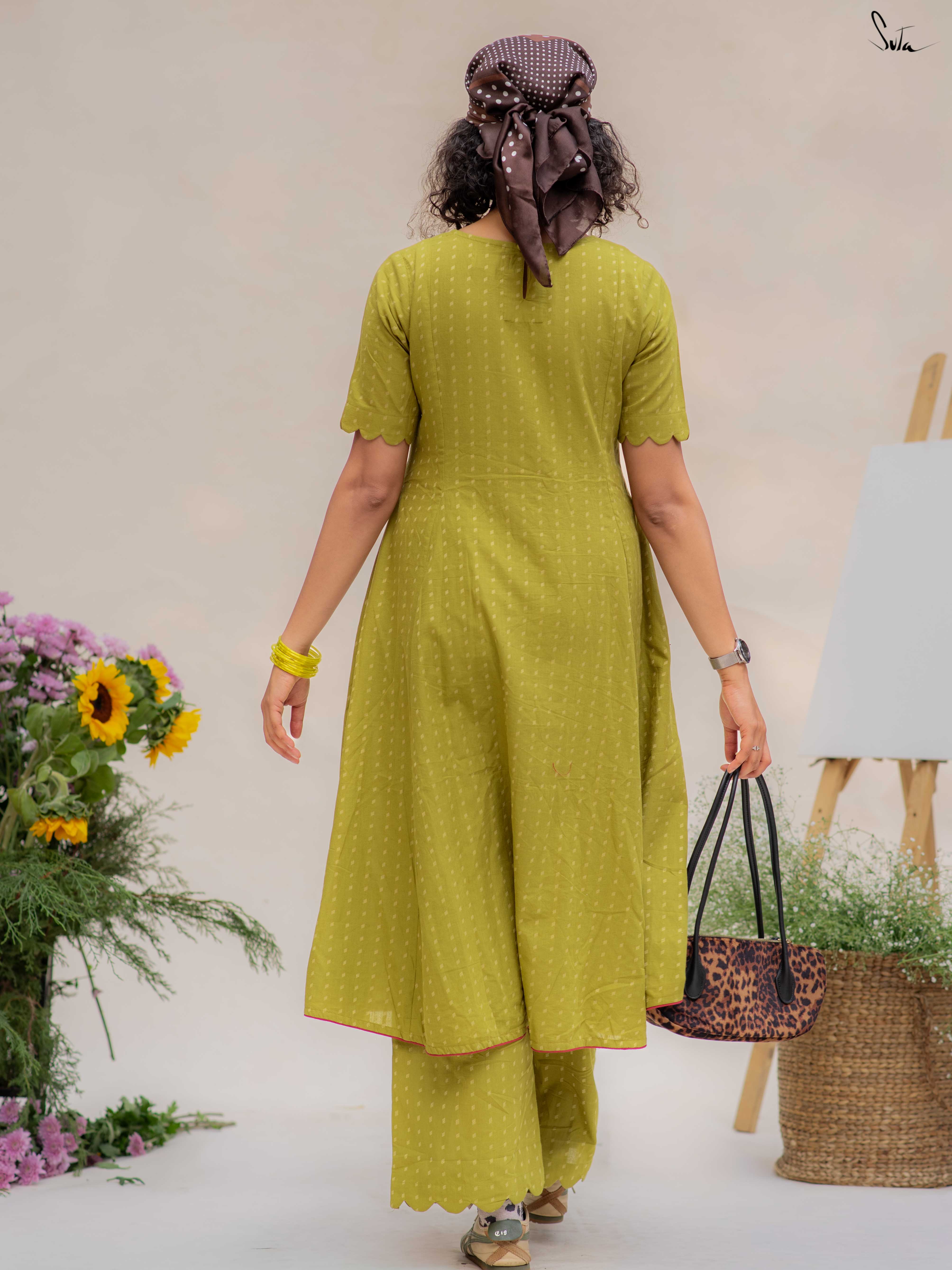 Jhora Pata (Kurta Set)