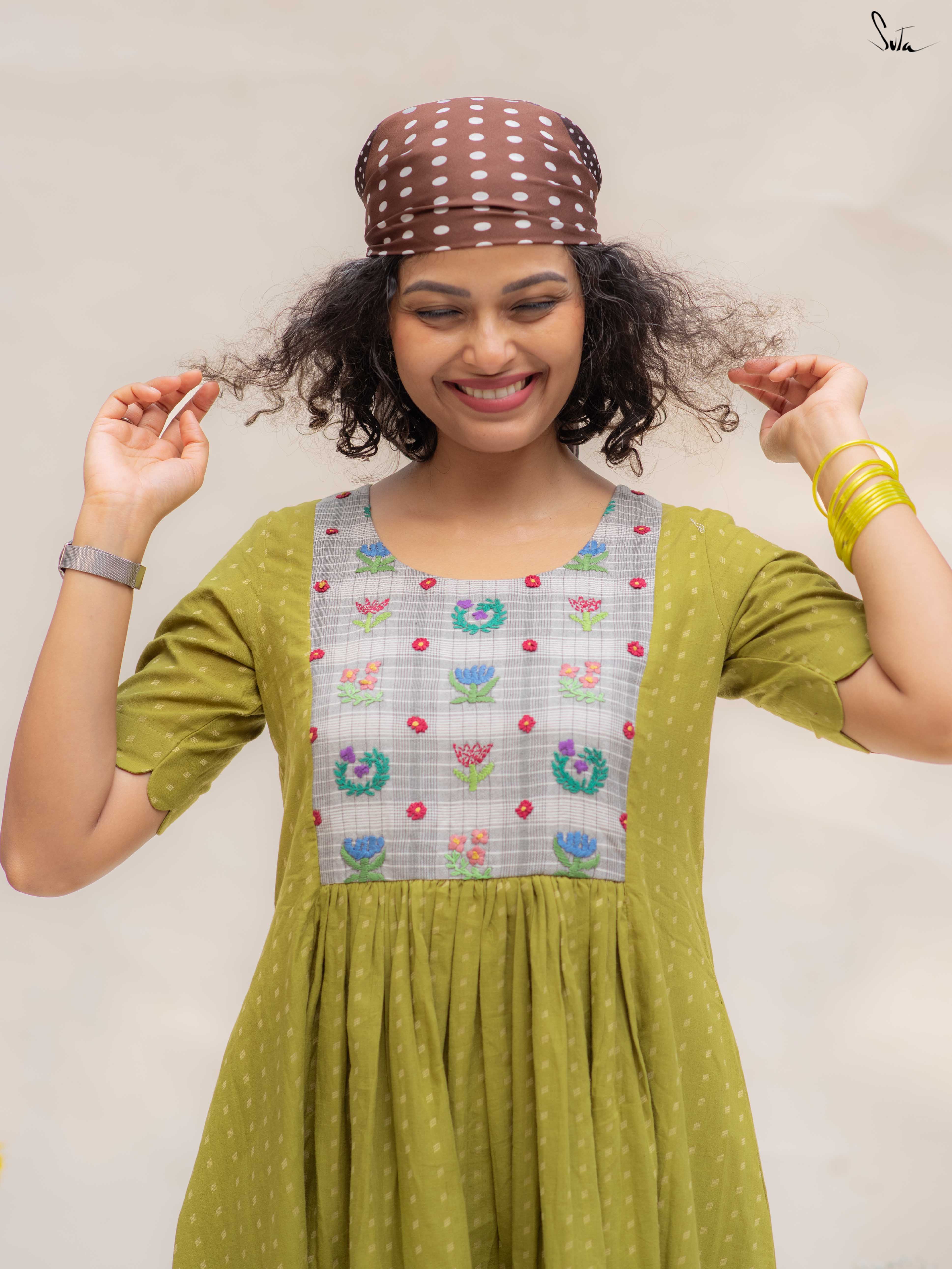 Jhora Pata (Kurta Set)