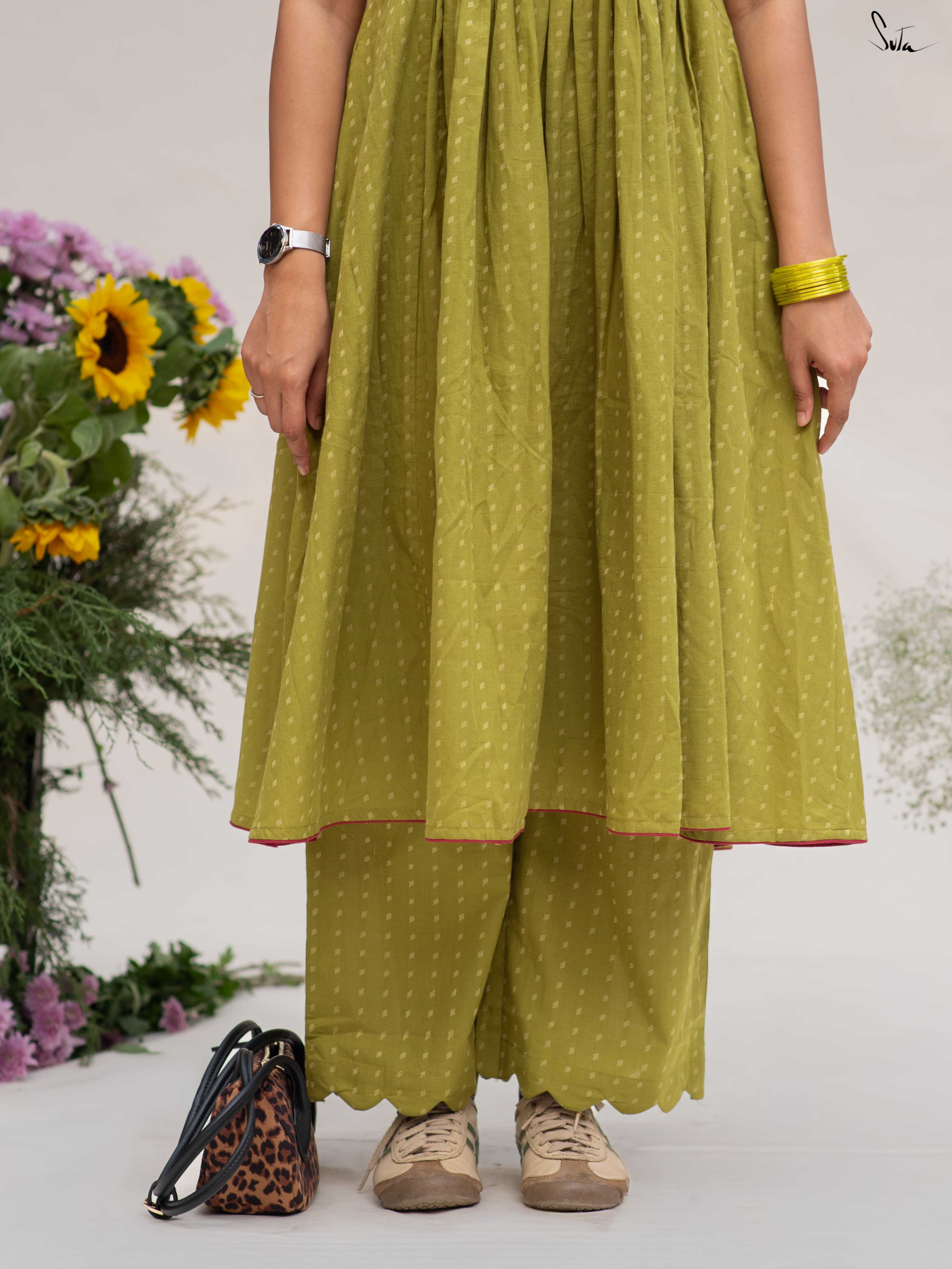 Jhora Pata (Kurta Set)