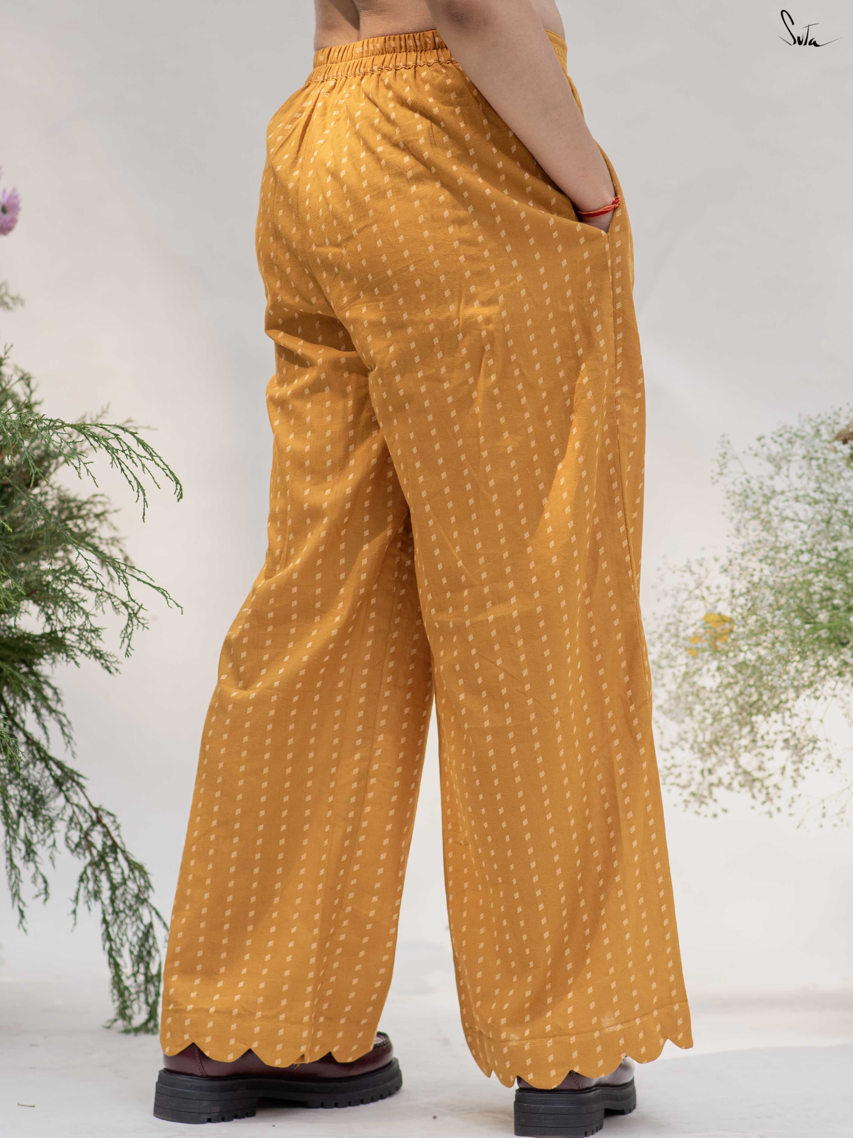 Ushno Pata (Kurta Set)