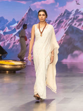 Chamakta Safed Chumki