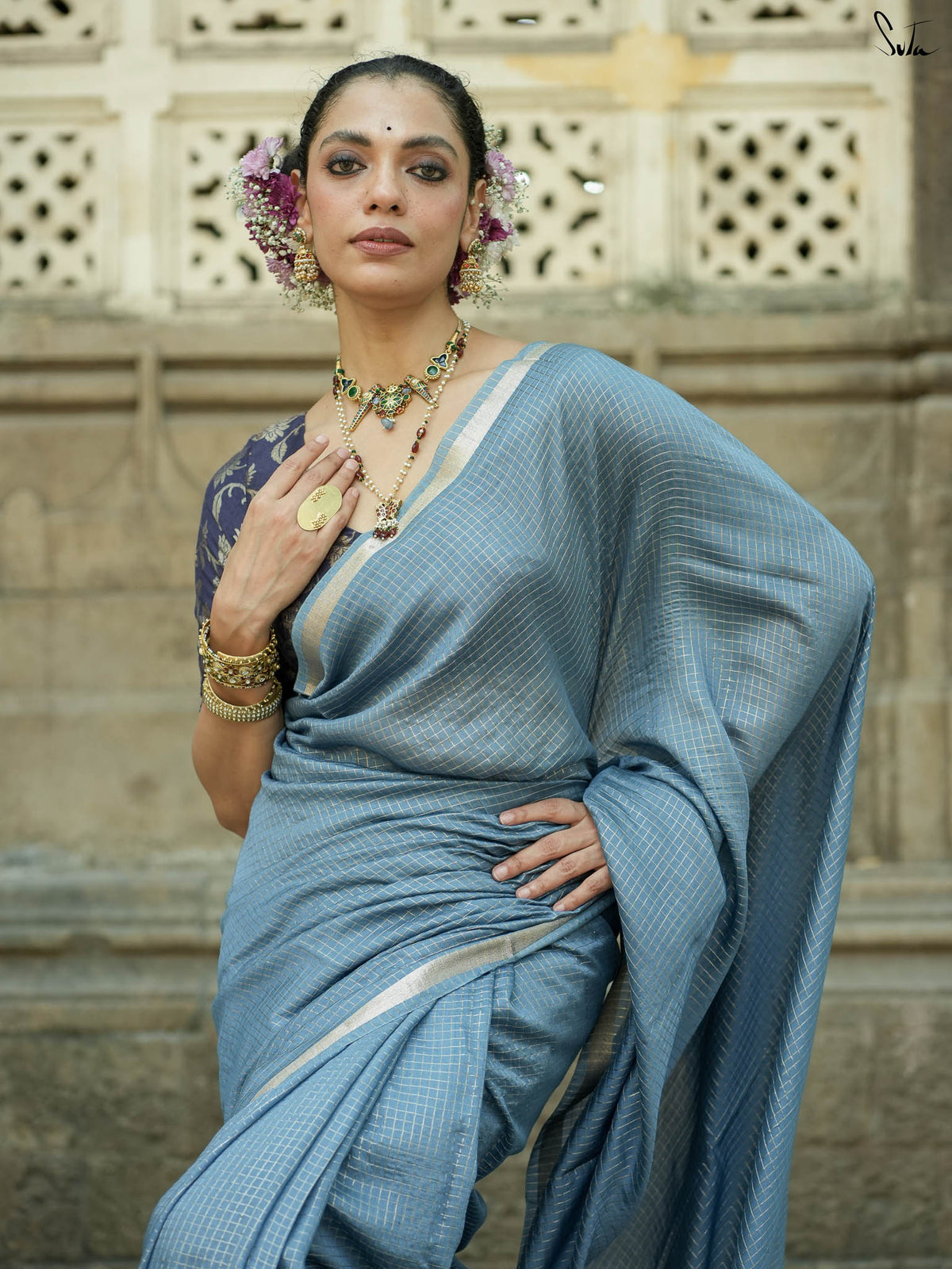 Dhusar Moumita