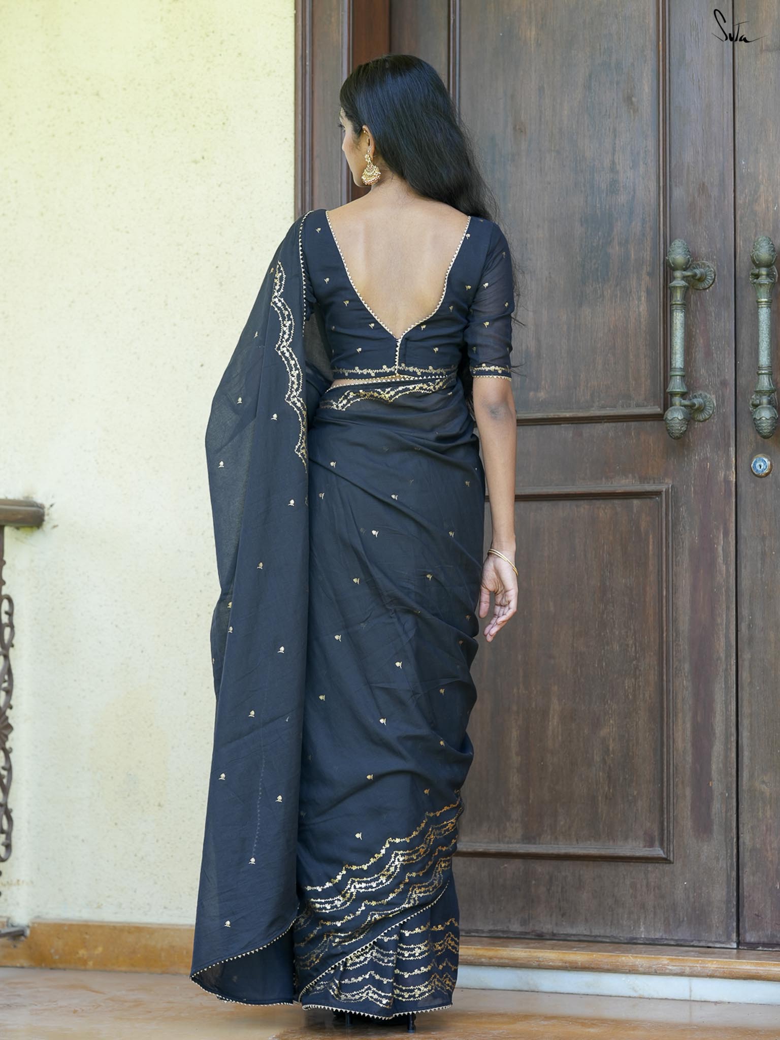 Black Gold Foil Scalloped Print Saree