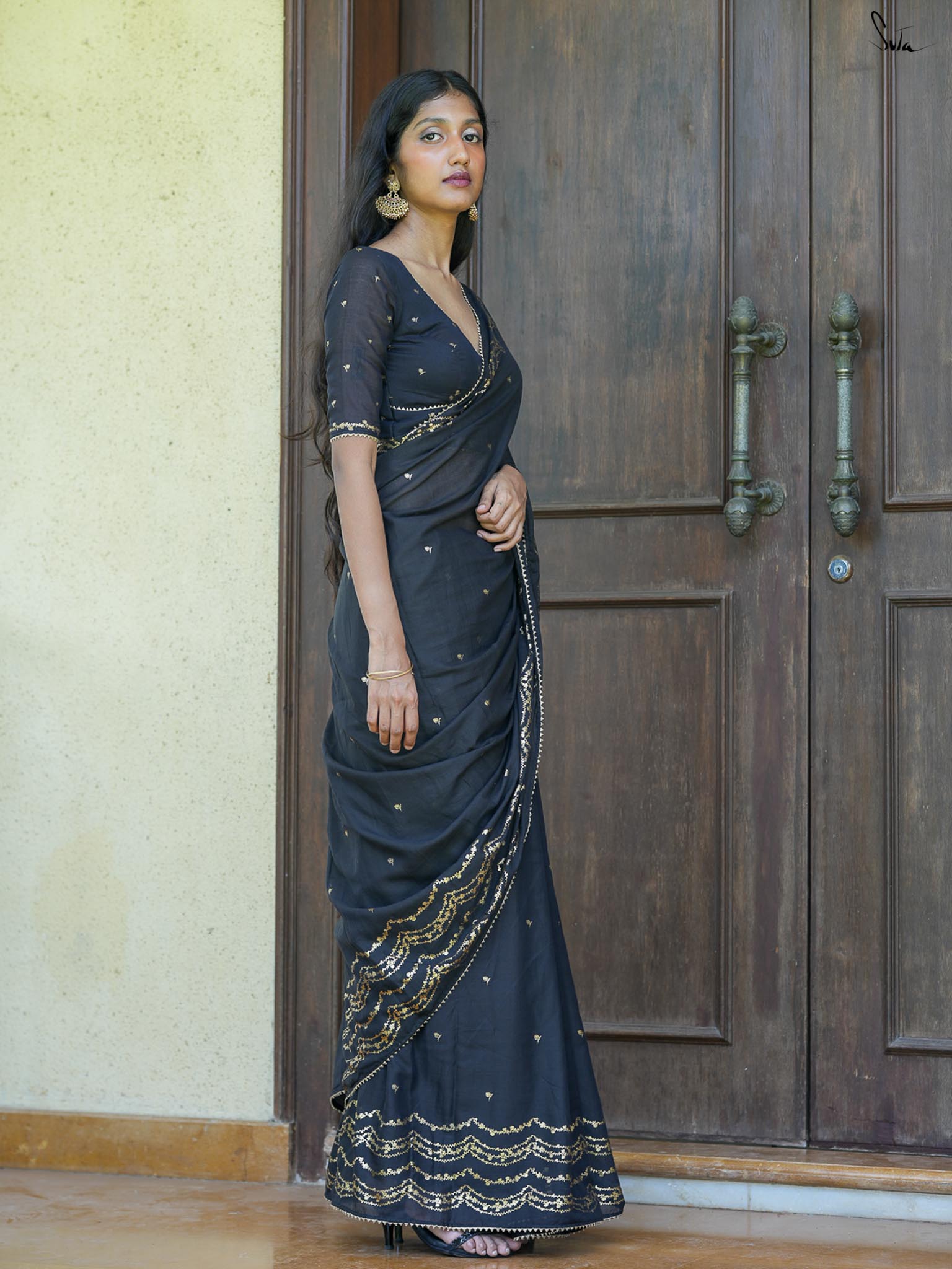 Black Gold Foil Scalloped Print Saree