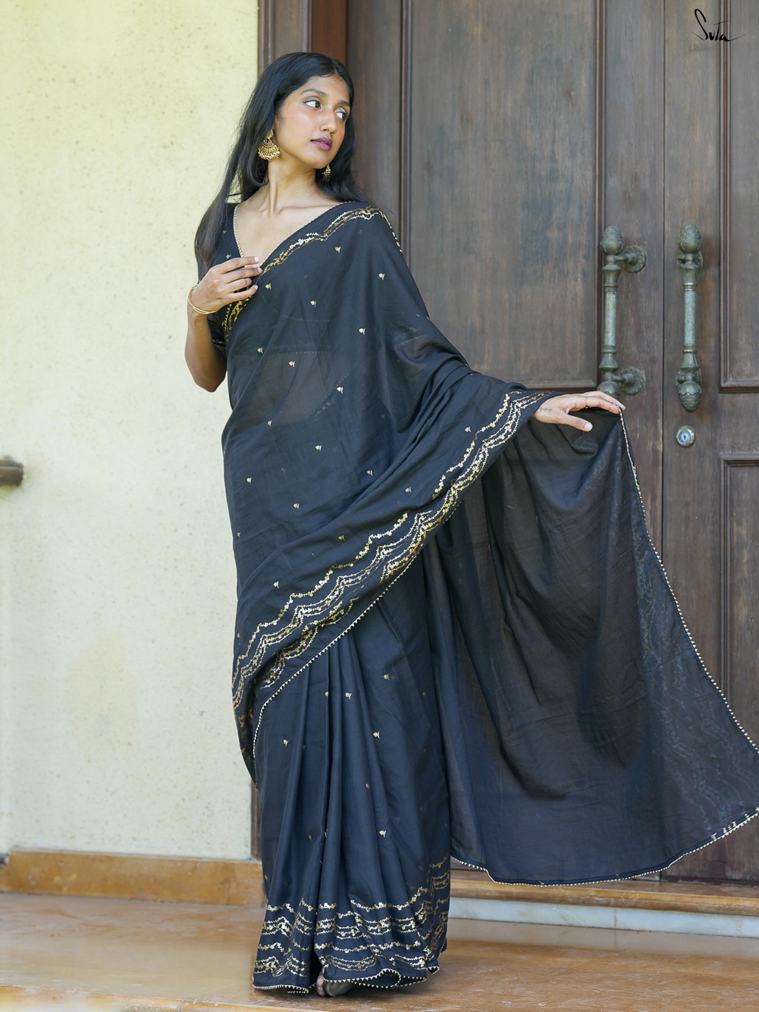 Black Gold Foil Scalloped Print Saree
