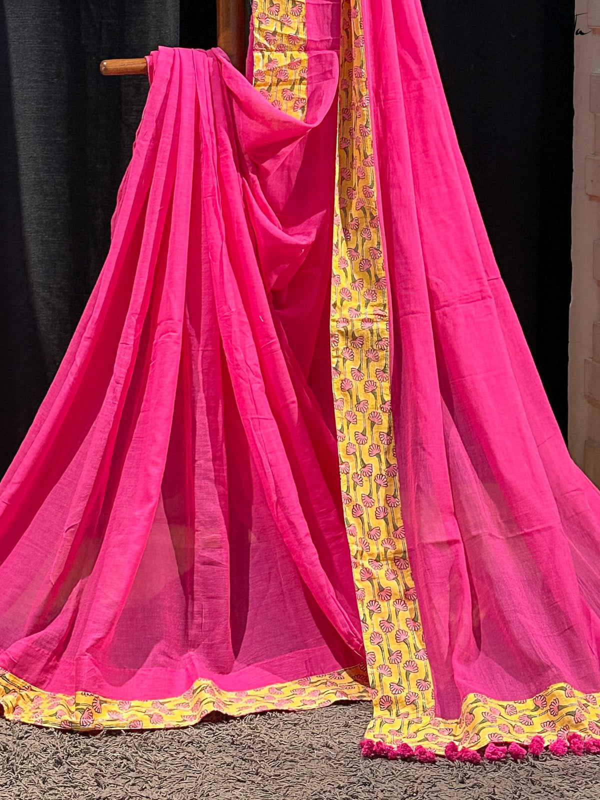 Gulabi Phoolwari