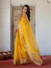 Holud Pakhi