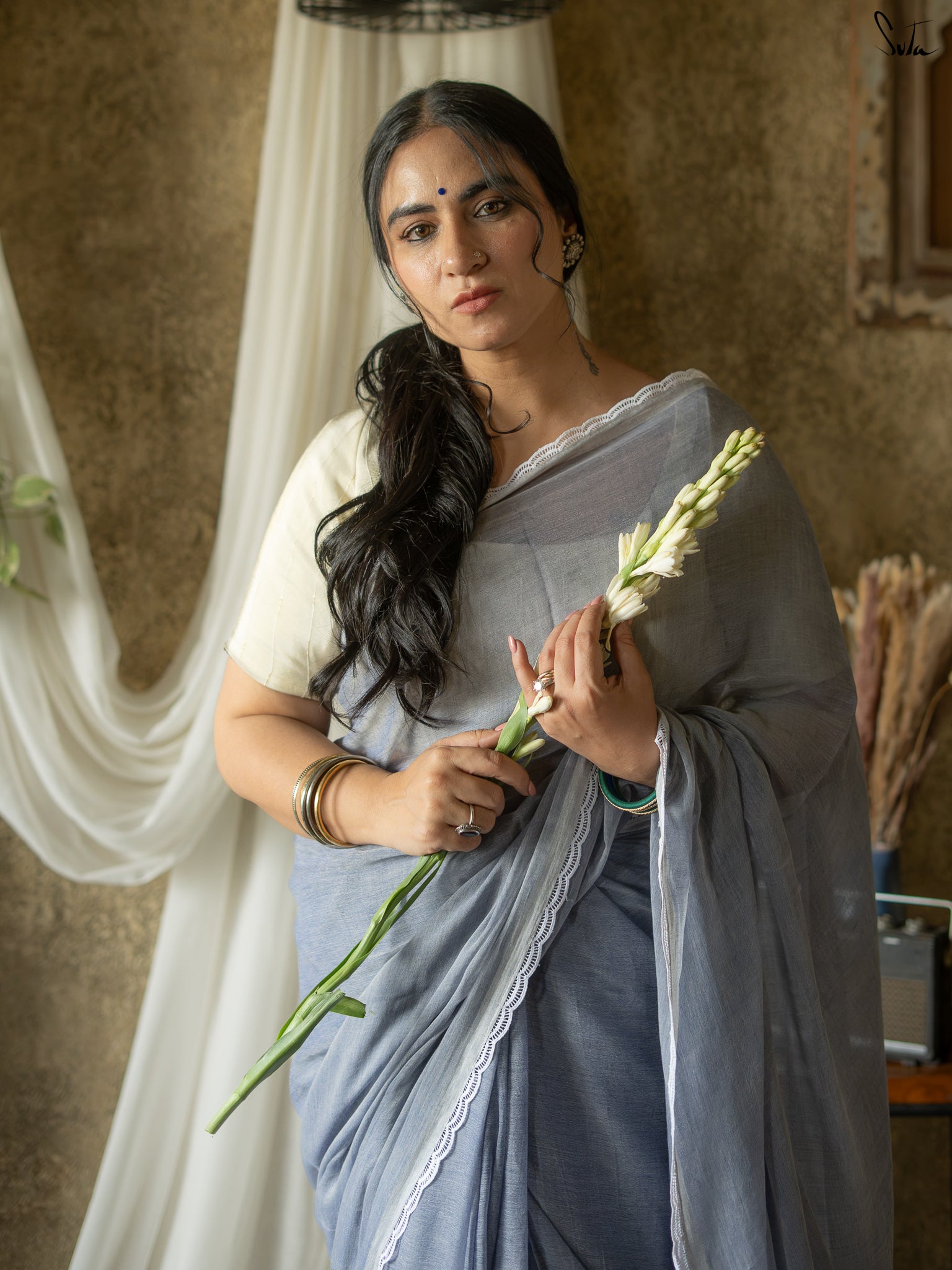 Neela Aasmaan