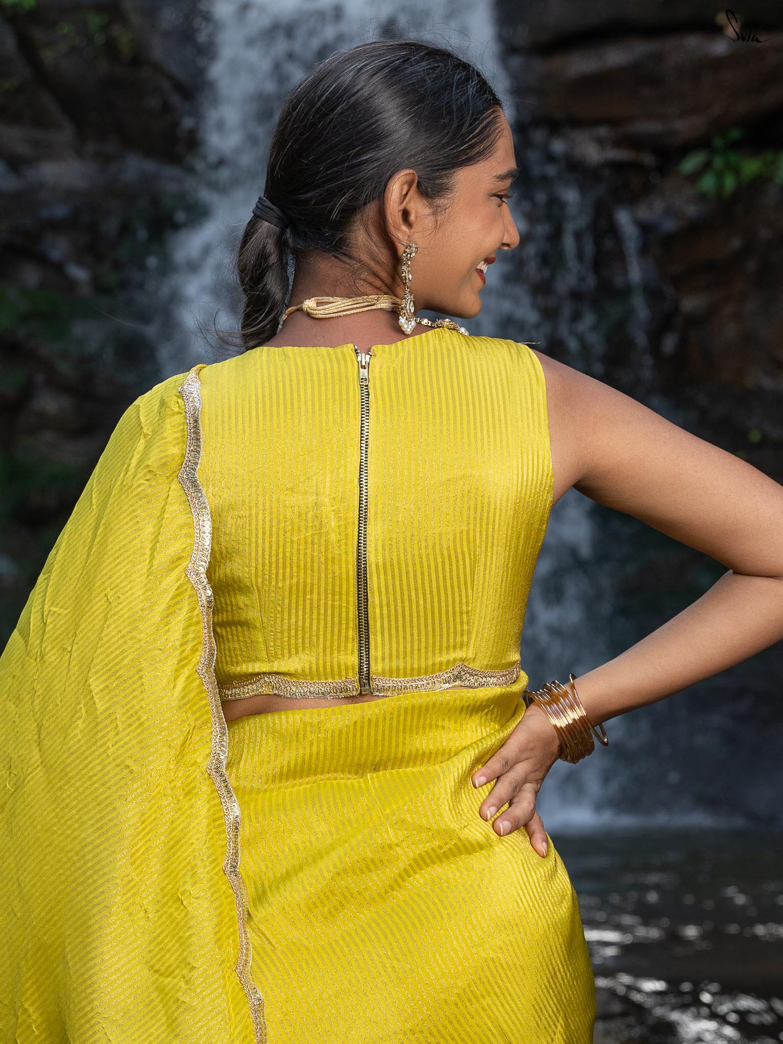 Neon Line Rekha