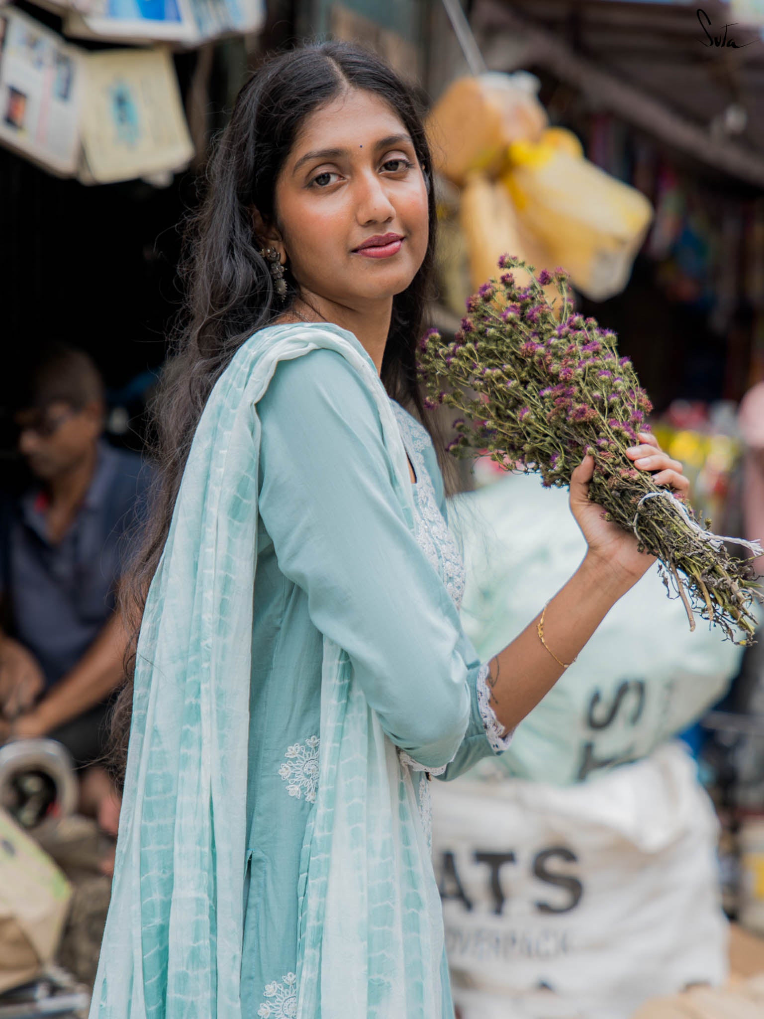 Aasmani Noor