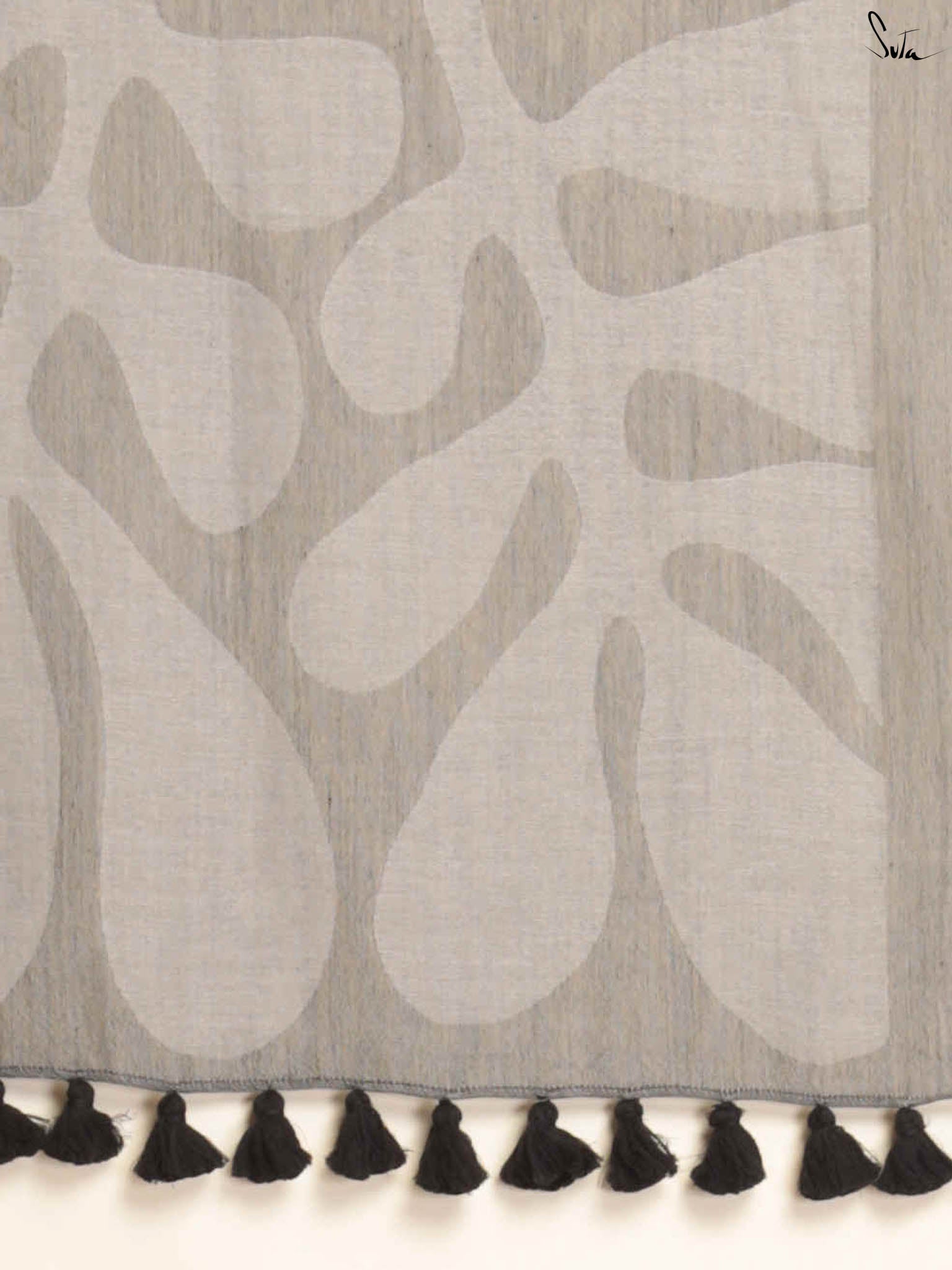 Suta Grey Floral Printed Saree