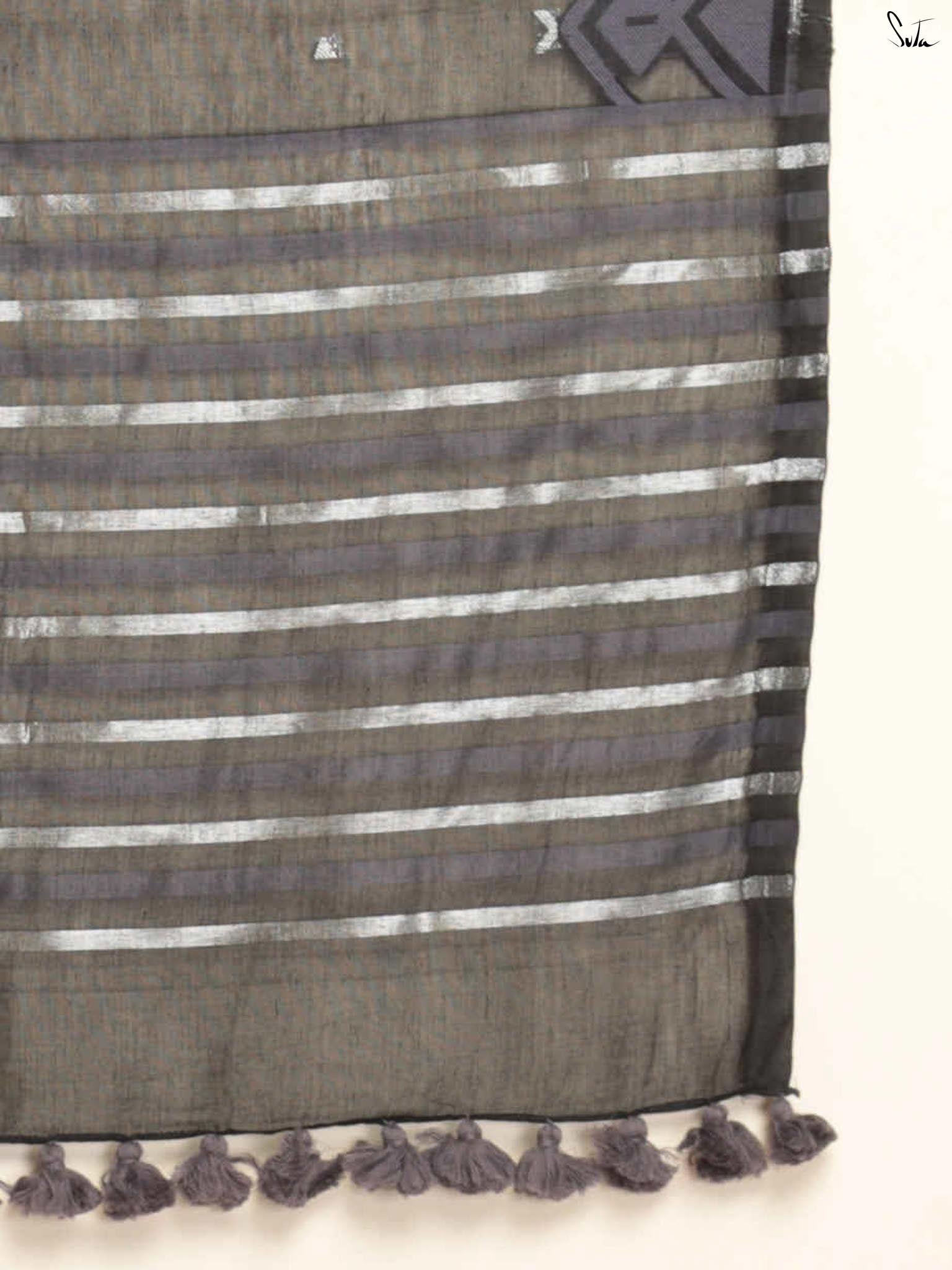 Ebony Saree