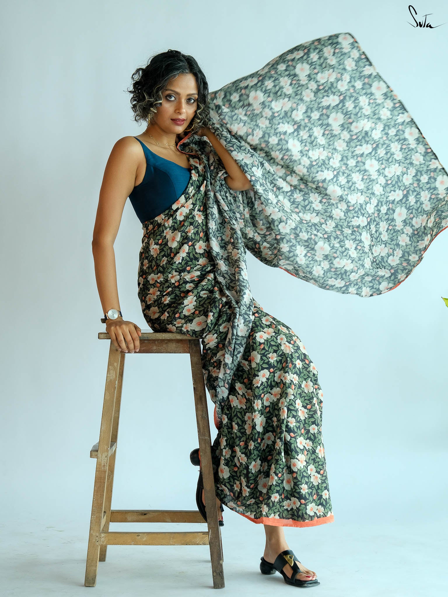 Suta Green & White Floral Printed Saree