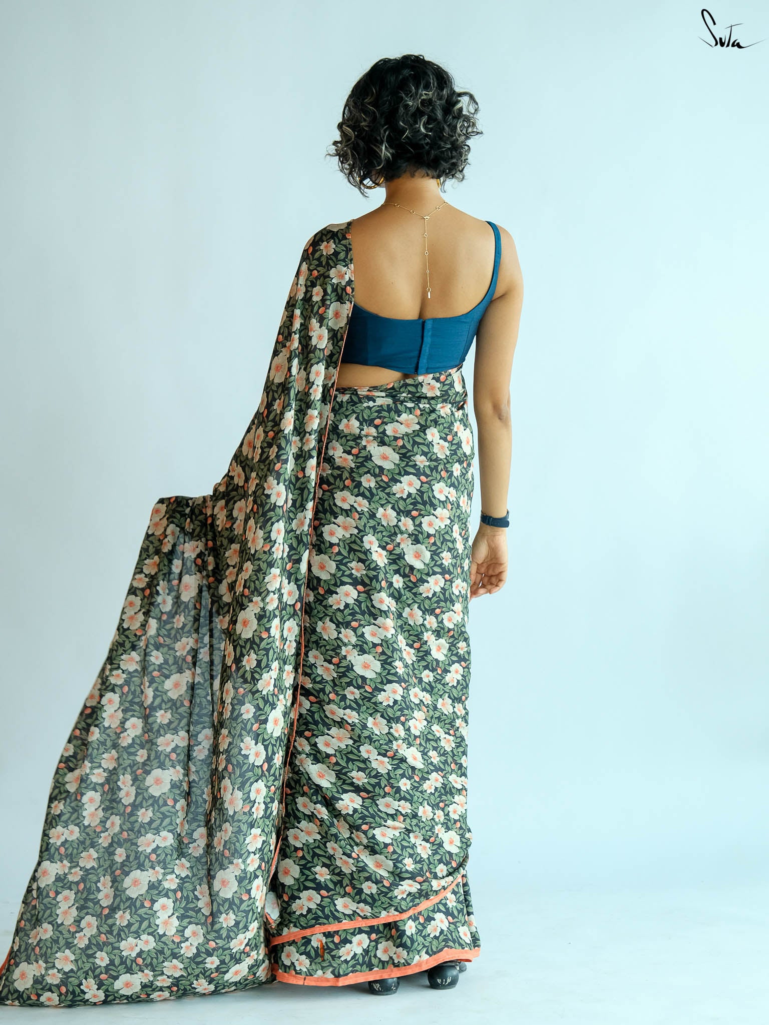 Suta Green & White Floral Printed Saree