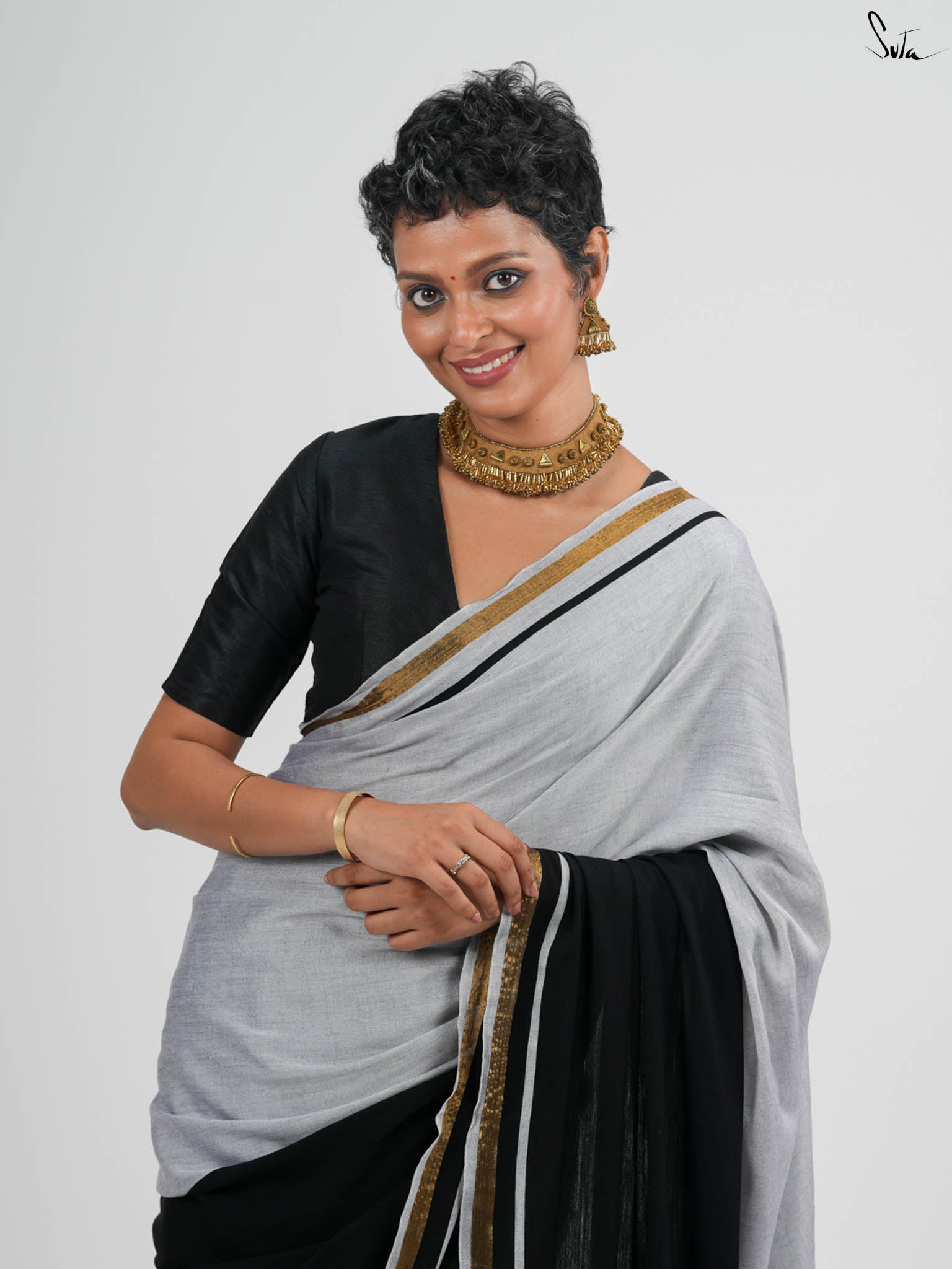 Suta Colourblocked Zari Saree
