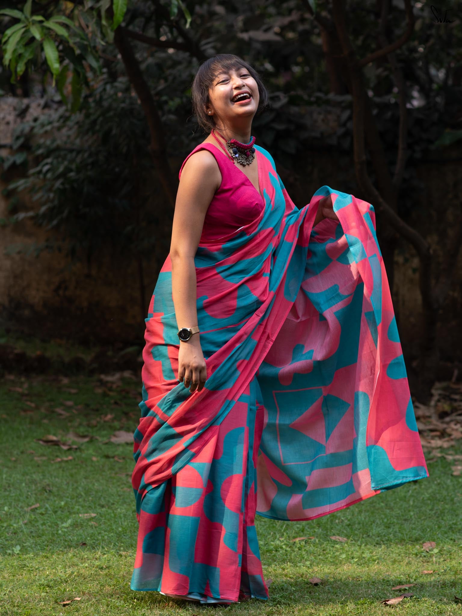 Double Trouble: Off White/Red Saree