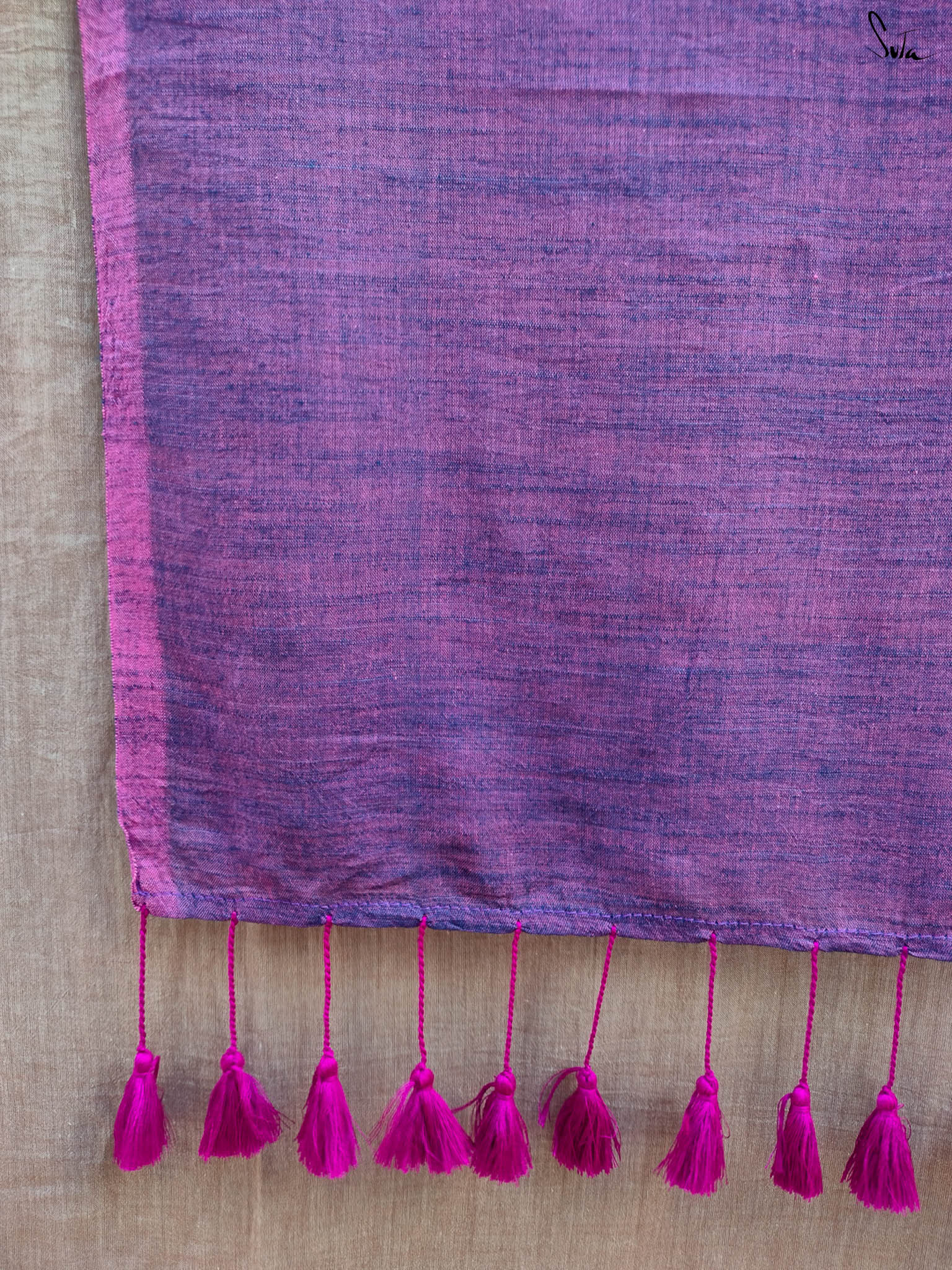 Suta Cotton Blend Tasseled Saree