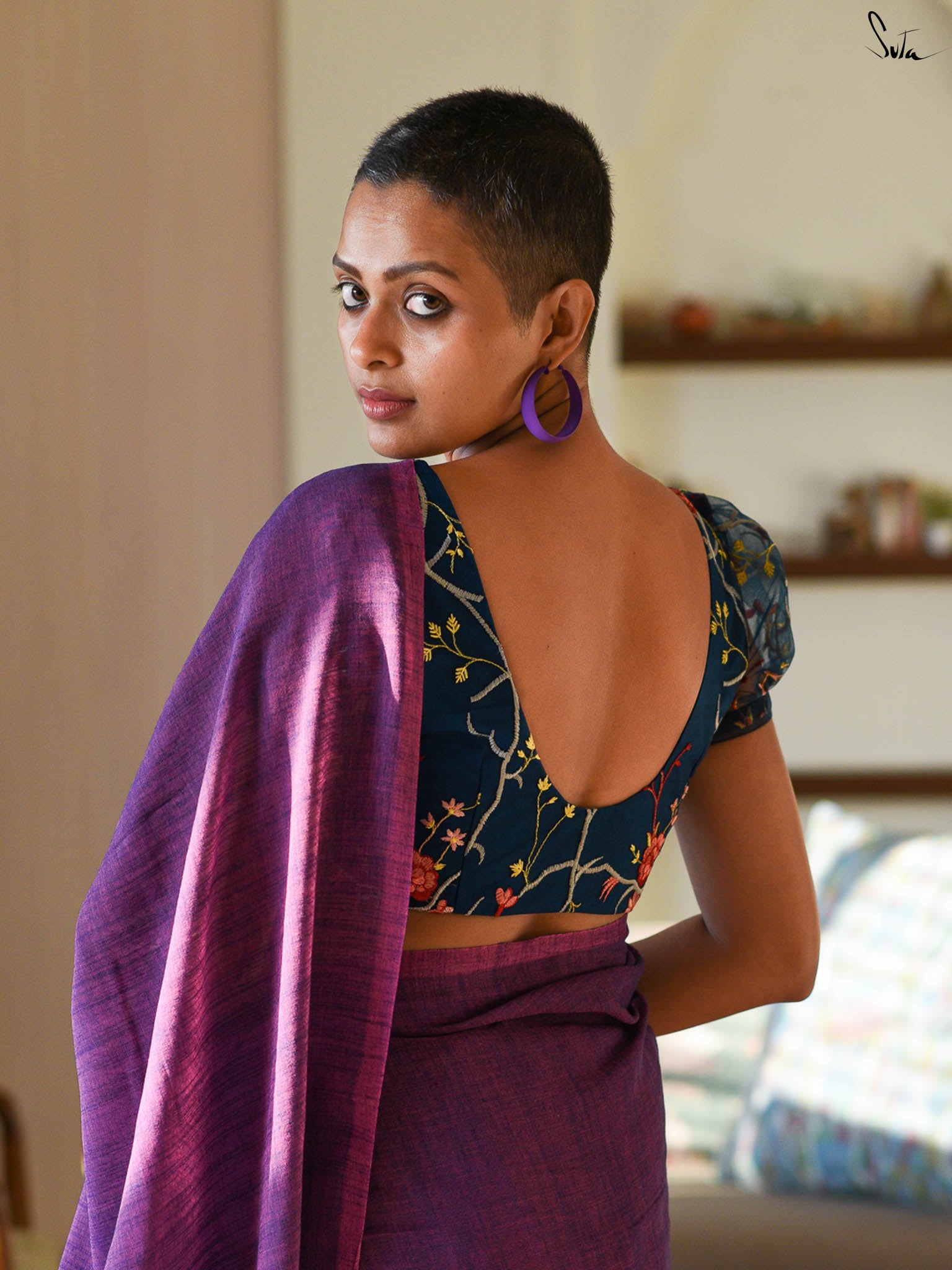 Suta Cotton Blend Tasseled Saree