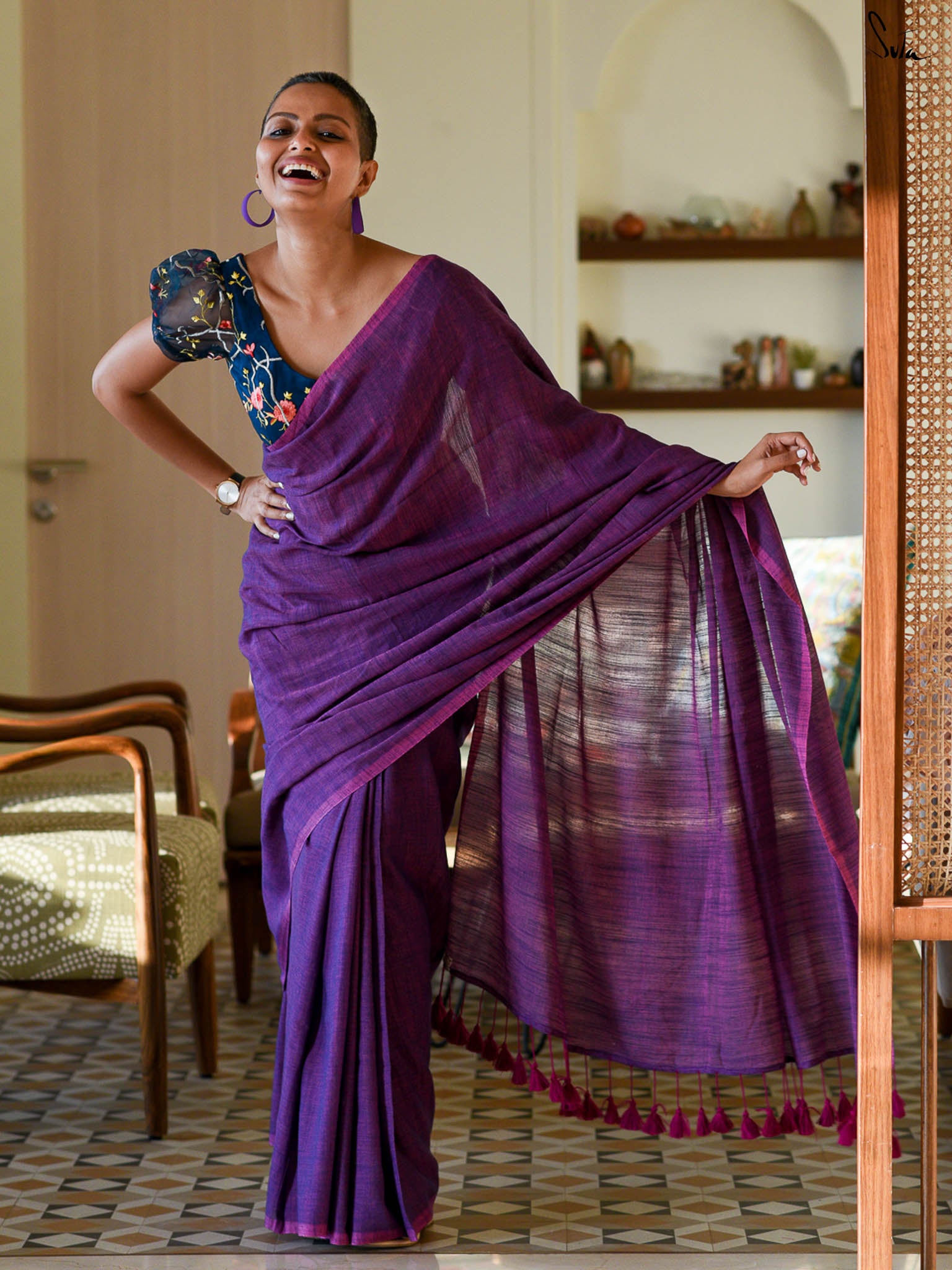 Suta Cotton Blend Tasseled Saree