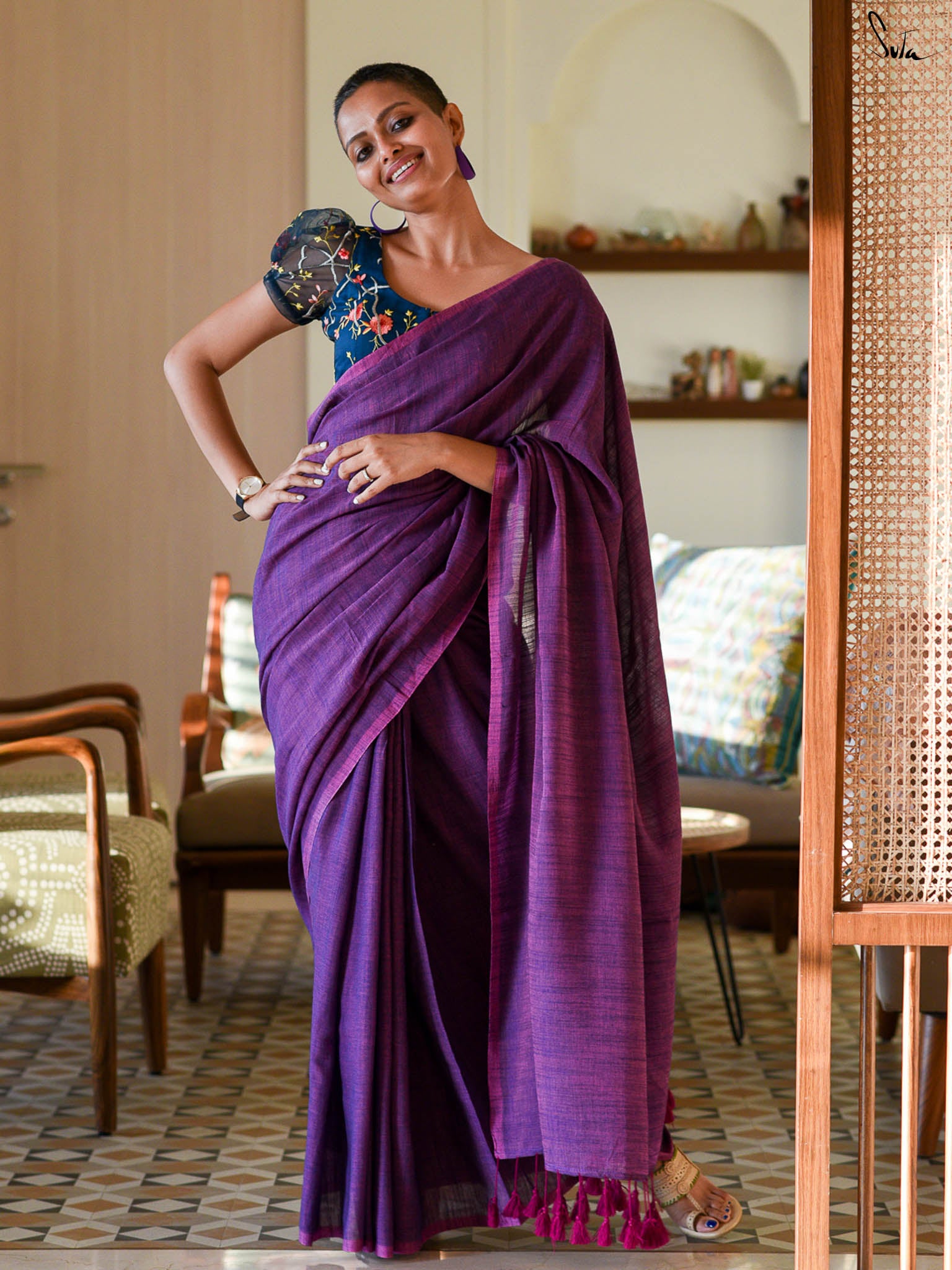 Suta Cotton Blend Tasseled Saree
