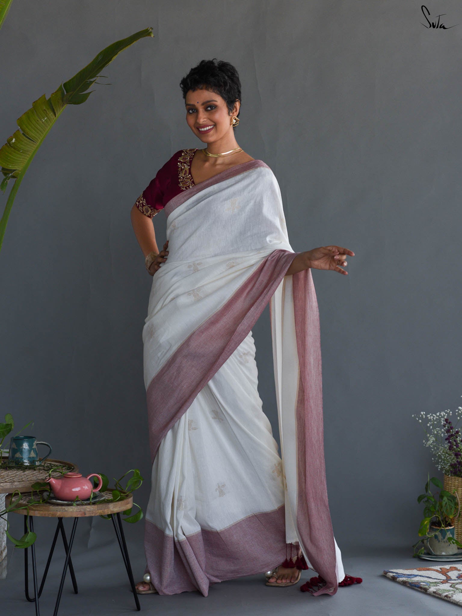 Suta White & Maroon Ethnic Motifs Printed Pure Cotton Saree