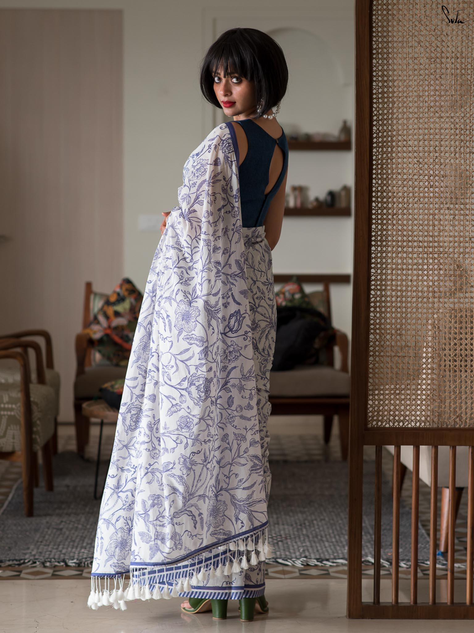 Suta Floral Printed Mul Cotton Saree
