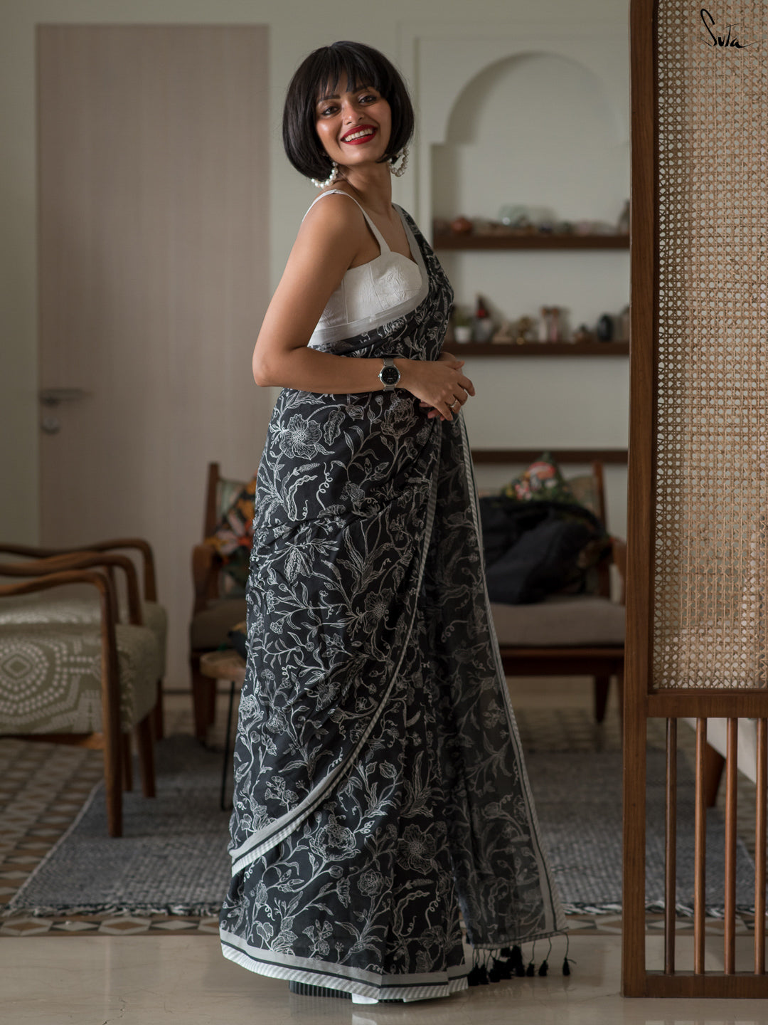 A Tale Of Raven Saree
