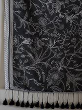 A Tale Of Raven Saree
