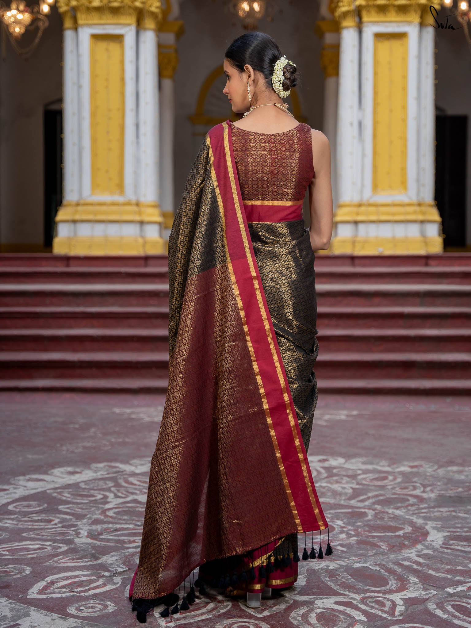 Suta Maroon Colour Pure Cotton Zari Saree.