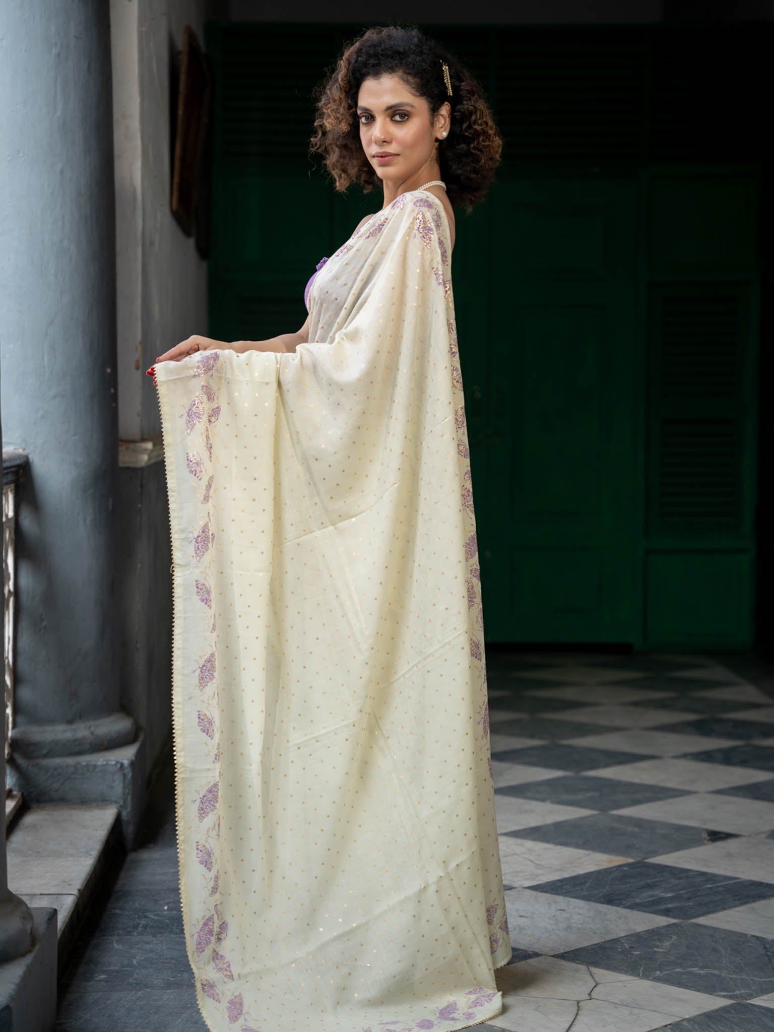 Suta Floral Printed Mukaish Saree